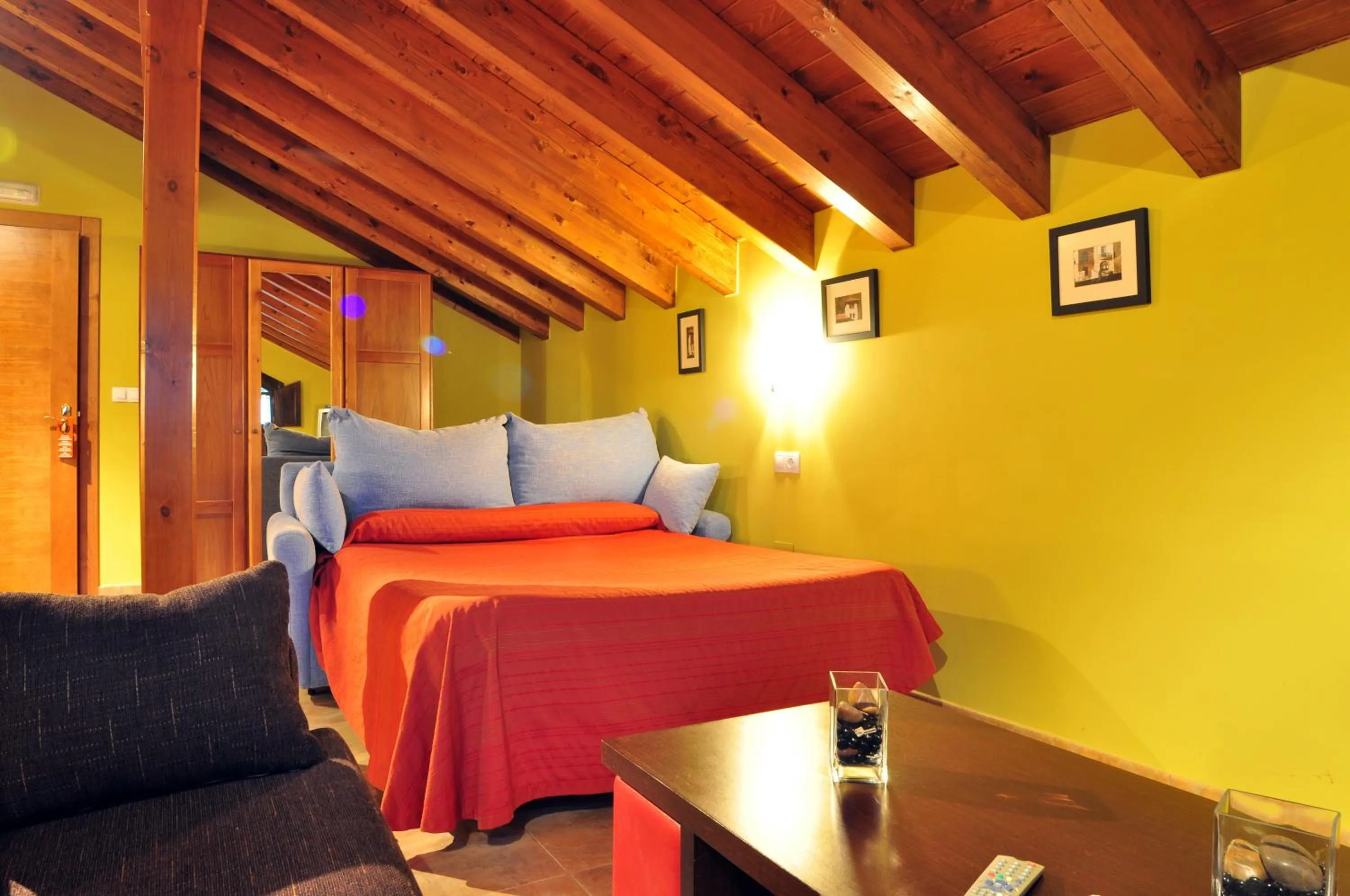 Photo of the whole room, Bed in Hostal Europa