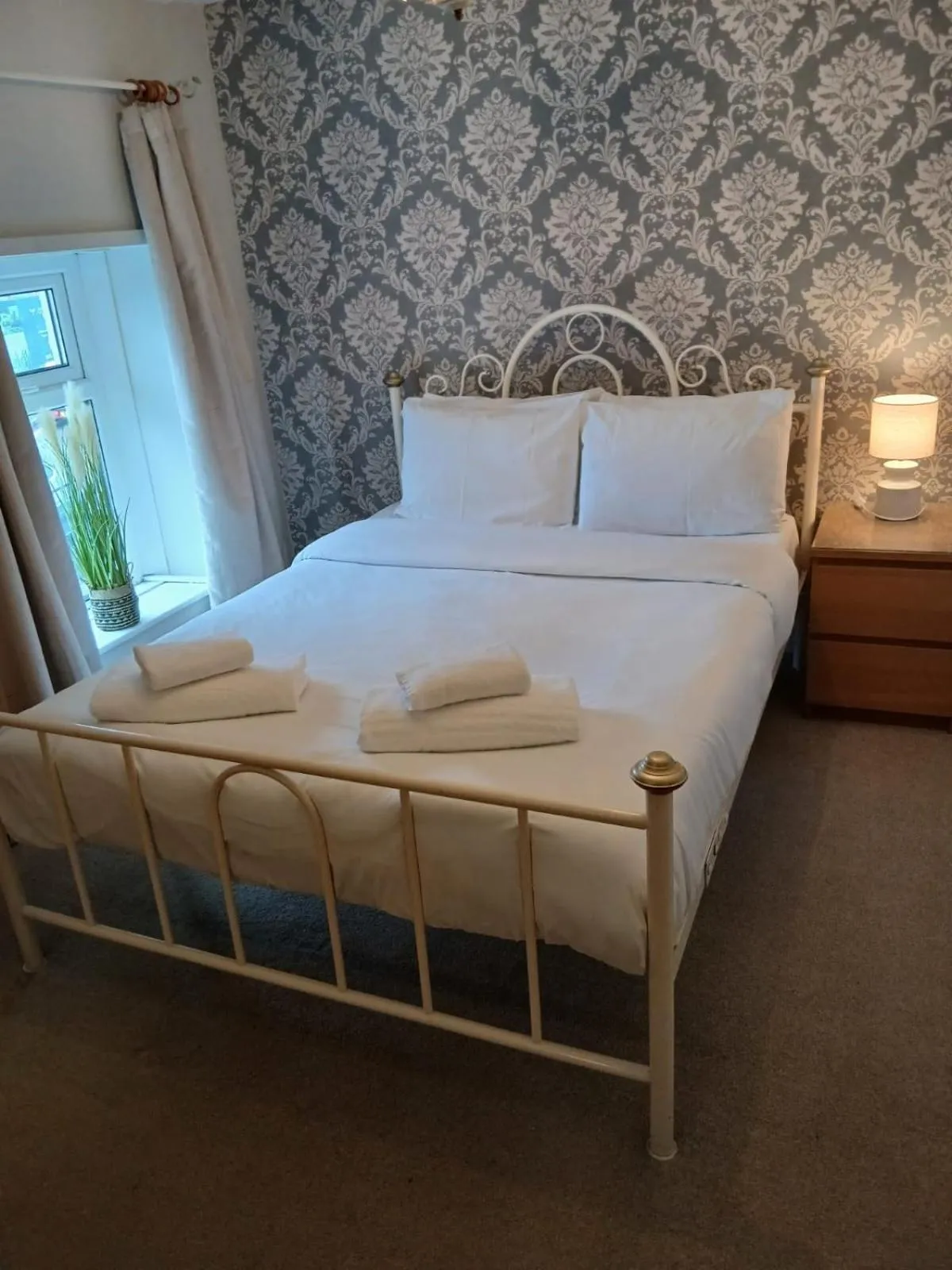 The Cross Oak Inn