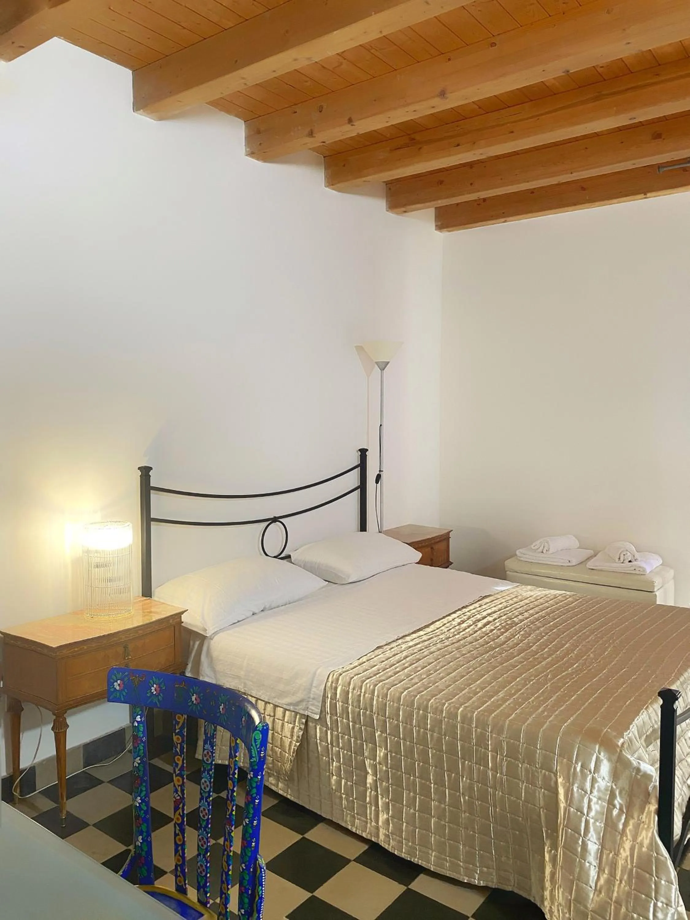 Bed in Pantalica Rooms Affittacamere Sortino Siracusa