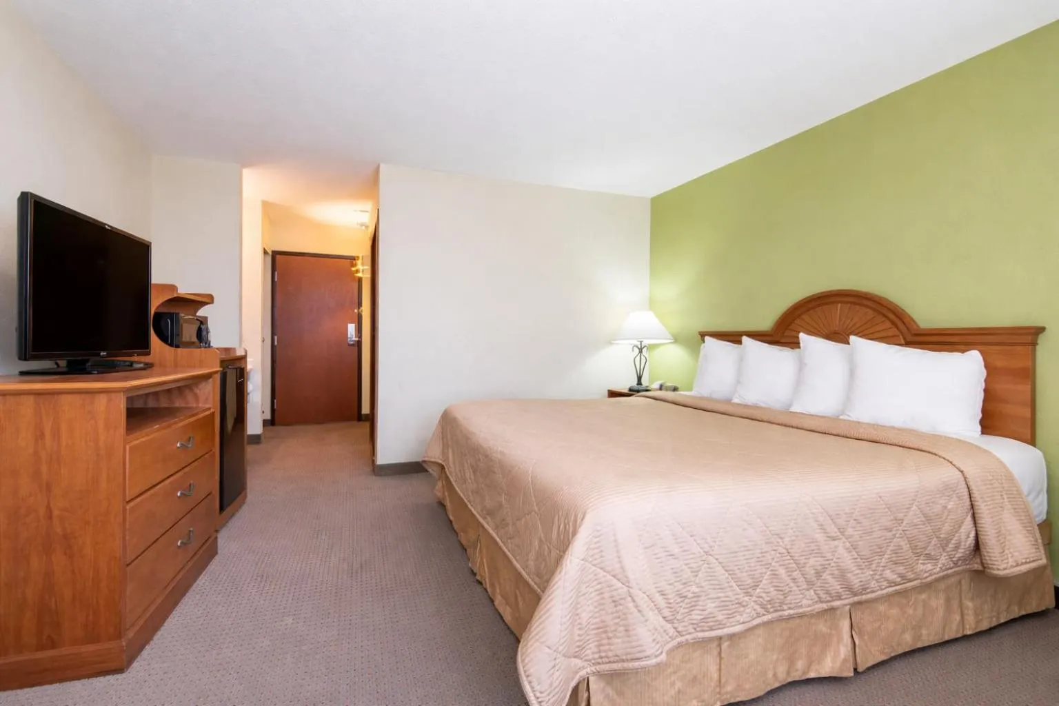 Bed in Knights Inn Gallup at 3208 W Hwy 66