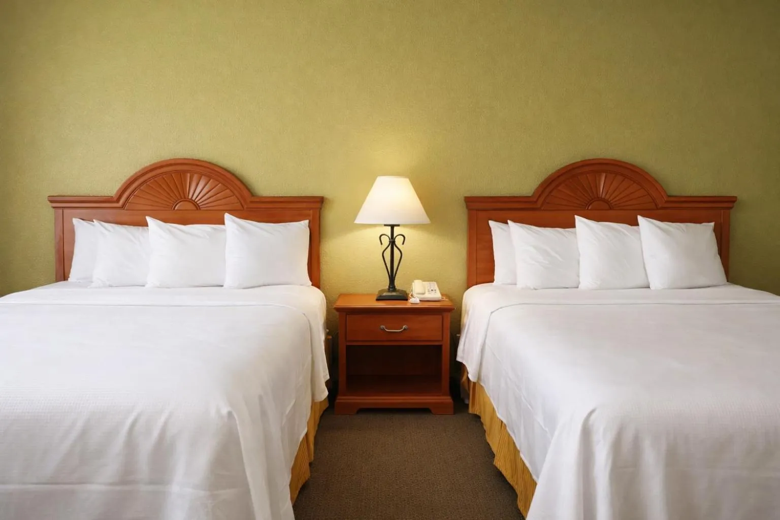 Bedroom, Bed in Knights Inn Gallup at 3208 W Hwy 66
