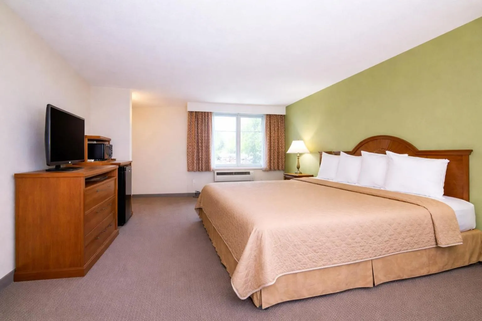 Bed in Knights Inn Gallup at 3208 W Hwy 66