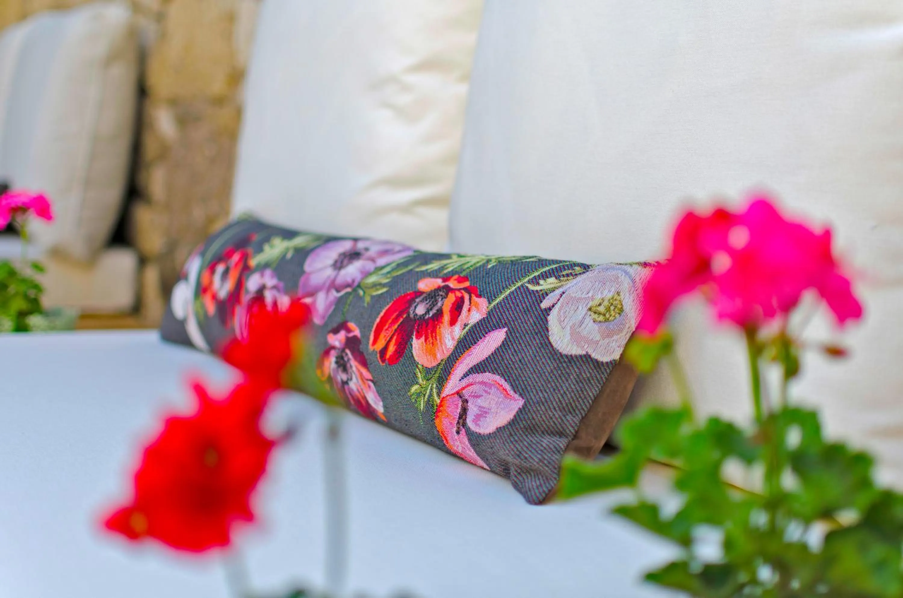 Living room in Lilyum Alaçatı - Taş Ev