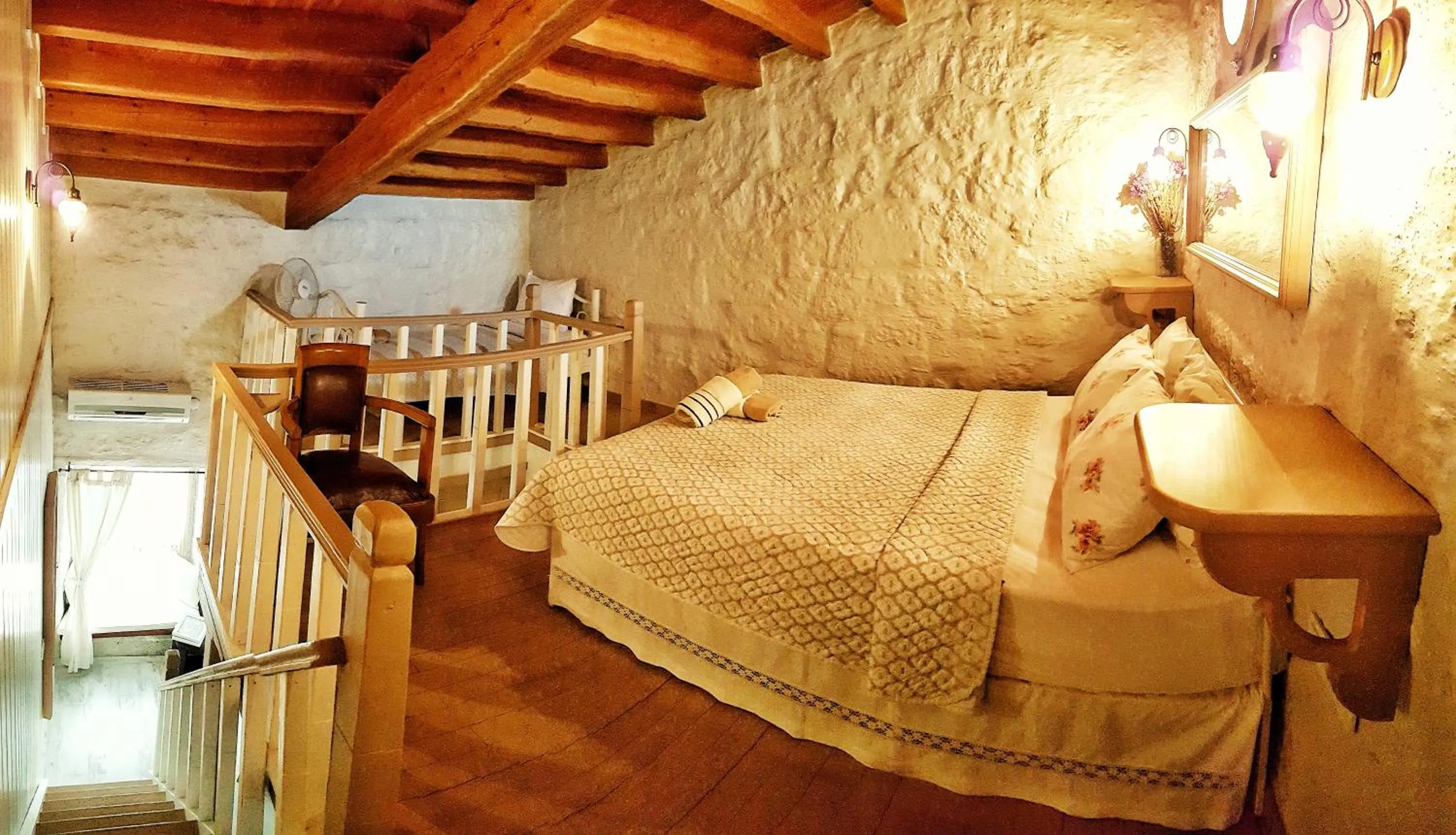 Bed in Lilyum Alaçatı - Taş Ev