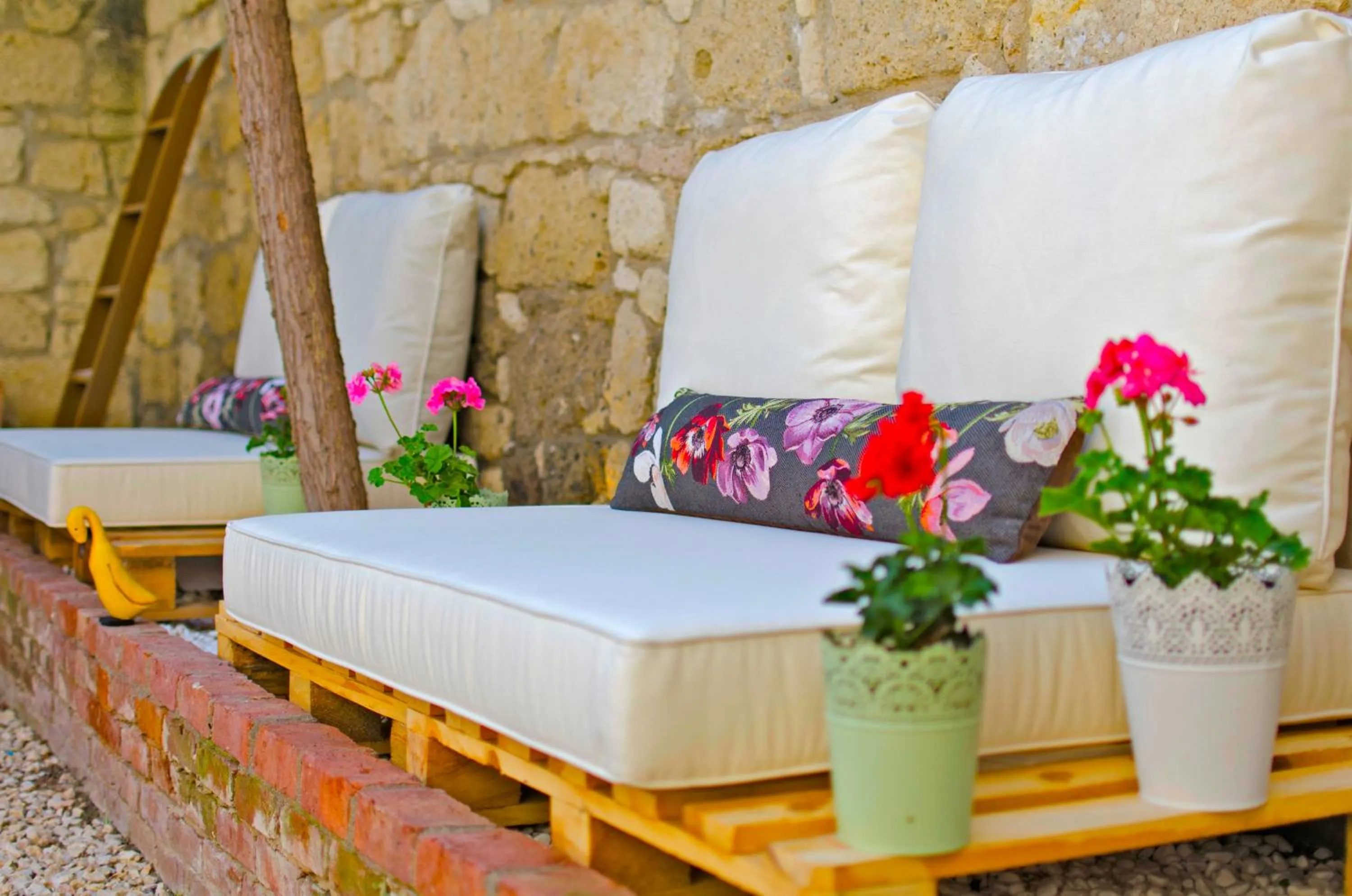 Living room in Lilyum Alaçatı - Taş Ev