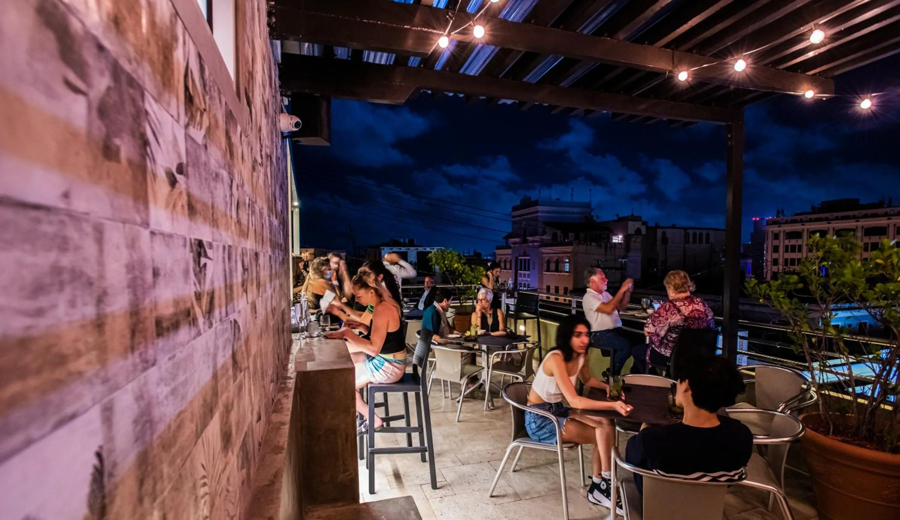 Patio in Decanter Hotel