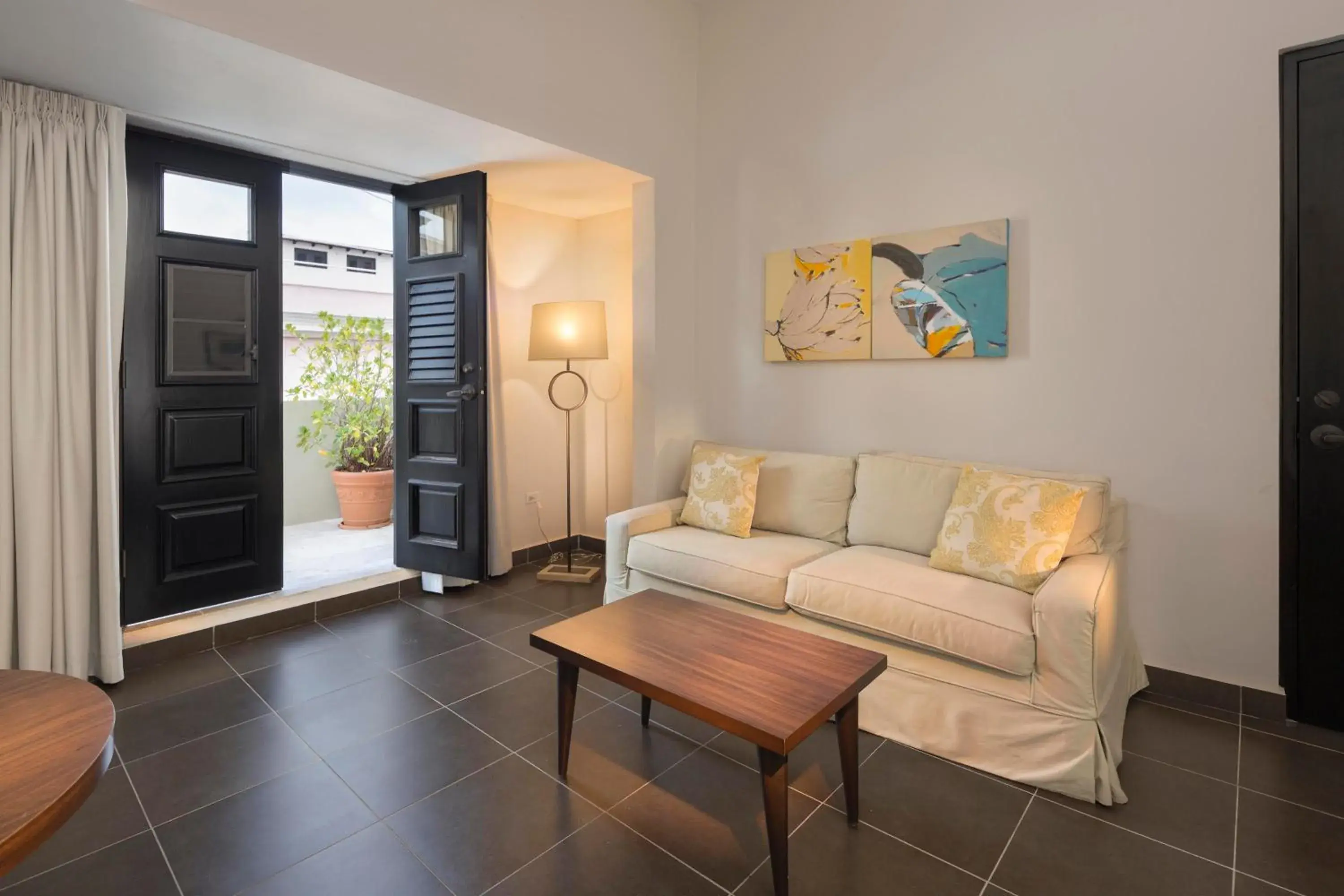 Living room in Decanter Hotel Living room in Decanter Hotel