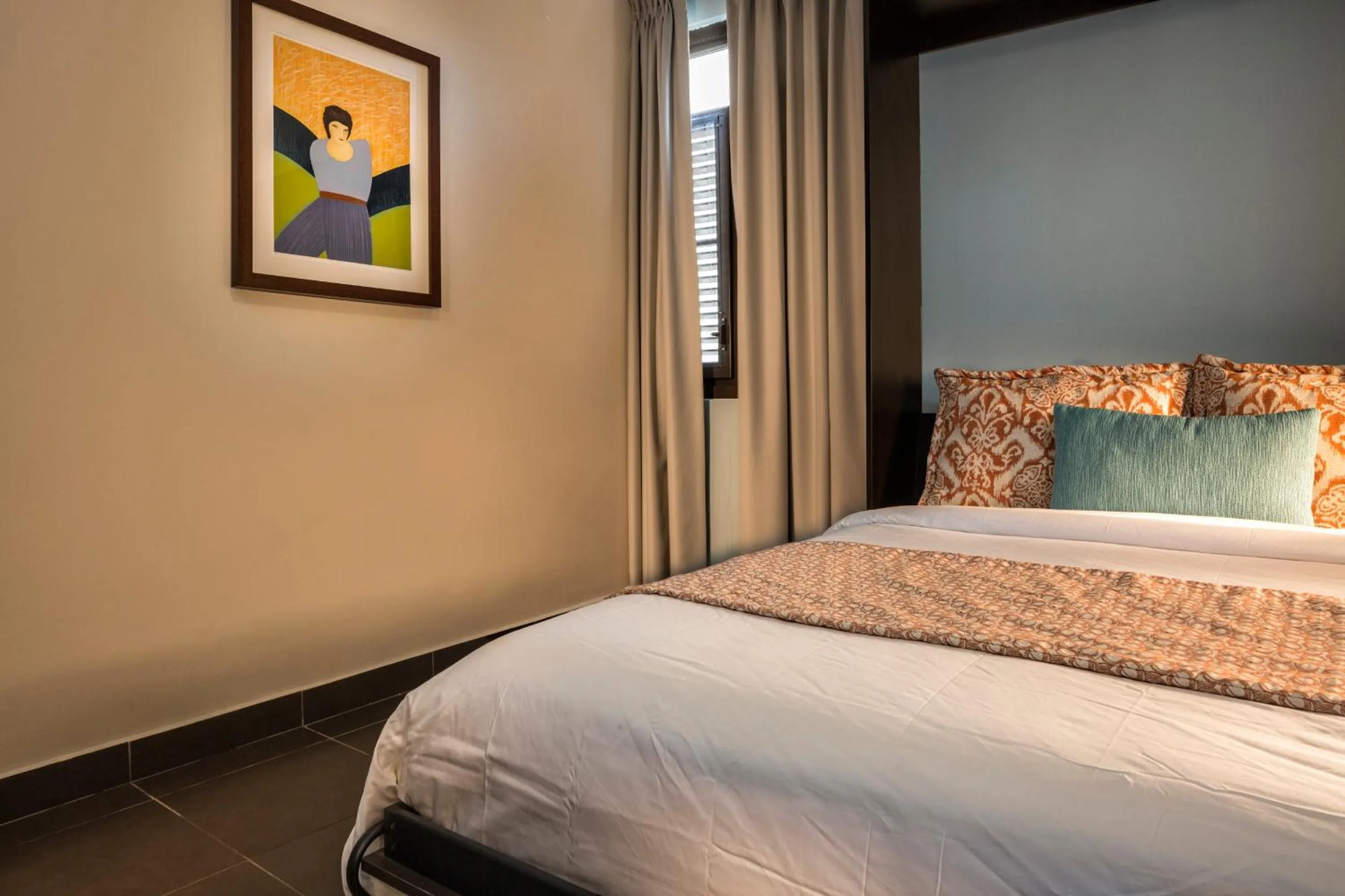 Bed in Decanter Hotel