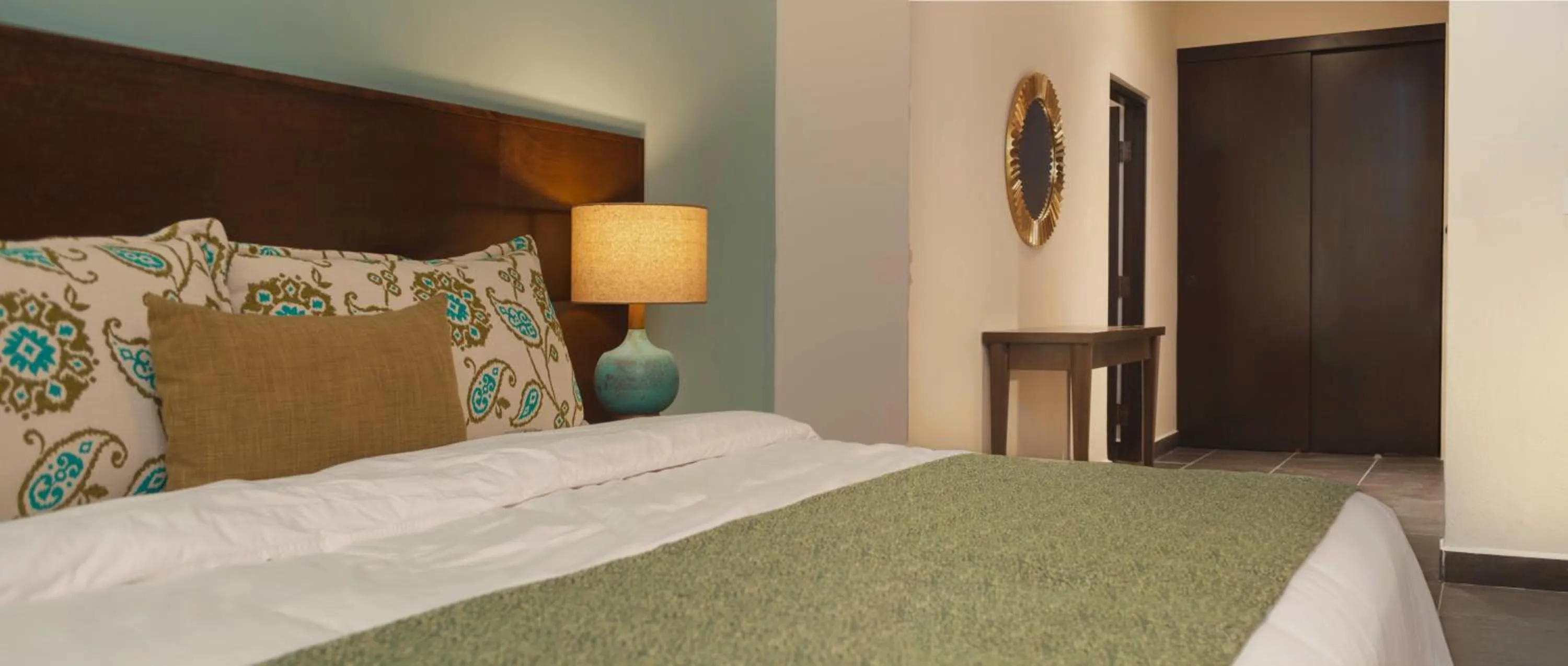 Bed in Decanter Hotel