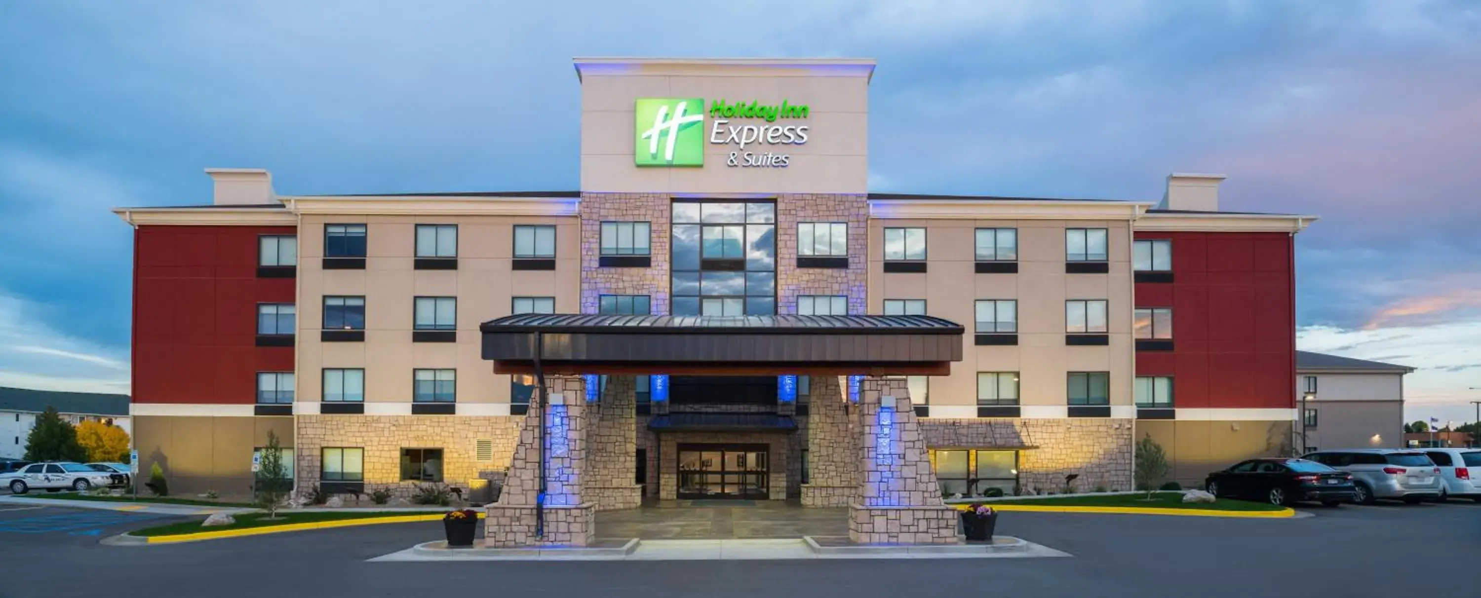 Property building in Holiday Inn Express Hotel & Suites Bismarck by IHG Property building in Holiday Inn Express Hotel & Suites Bismarck by IHG