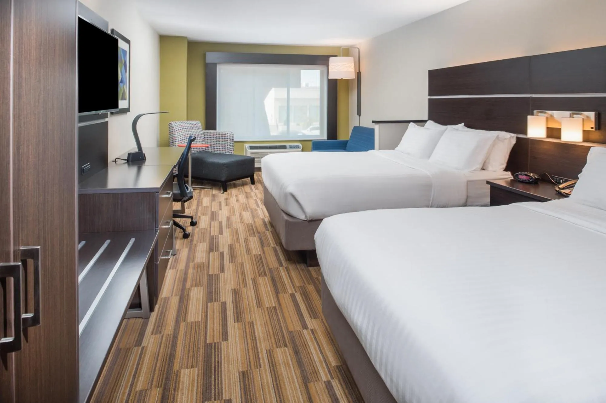 TV and multimedia, Bed in Holiday Inn Express Hotel & Suites Bismarck by IHG