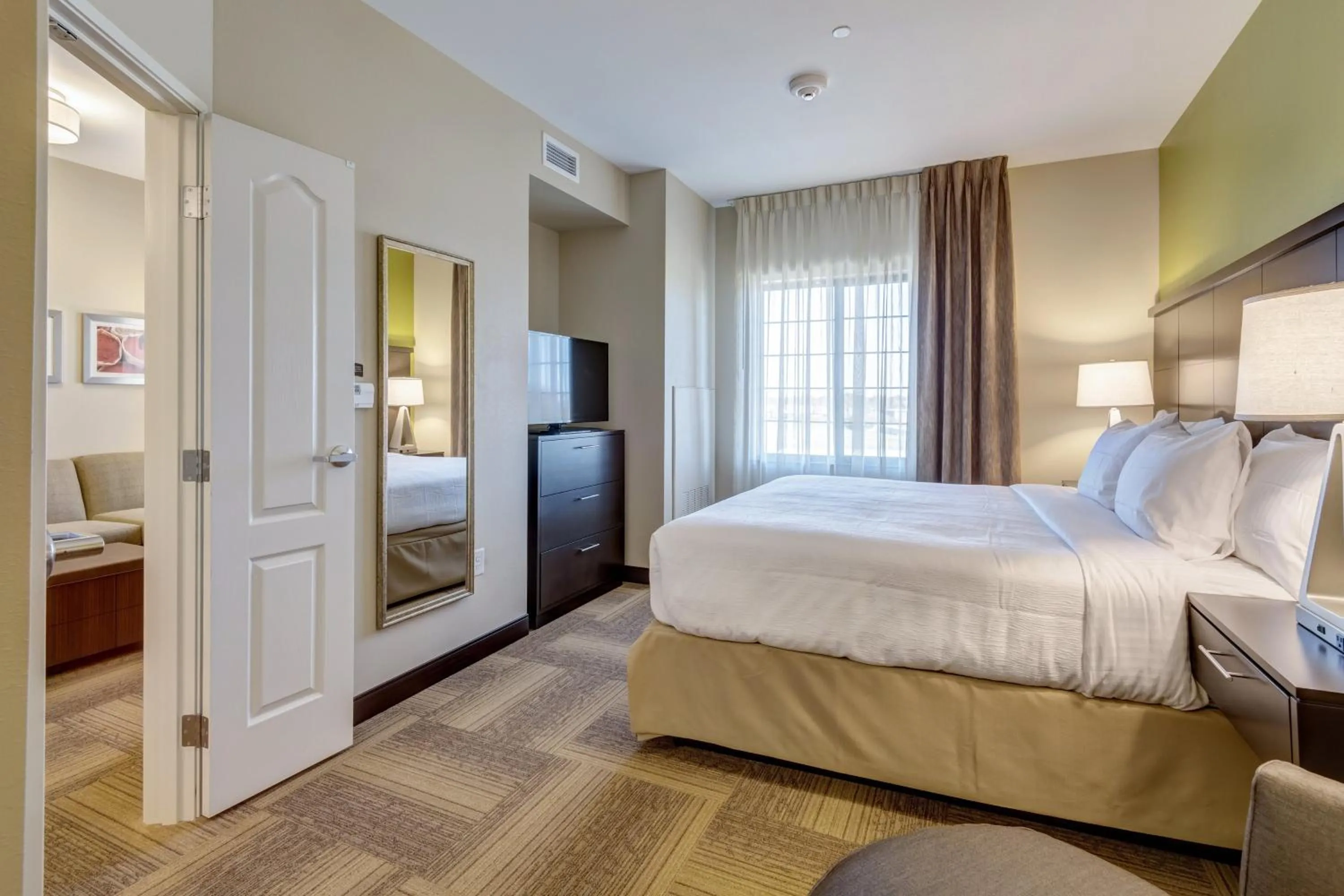 Photo of the whole room, Bed in Staybridge Suites St Louis - Westport by IHG