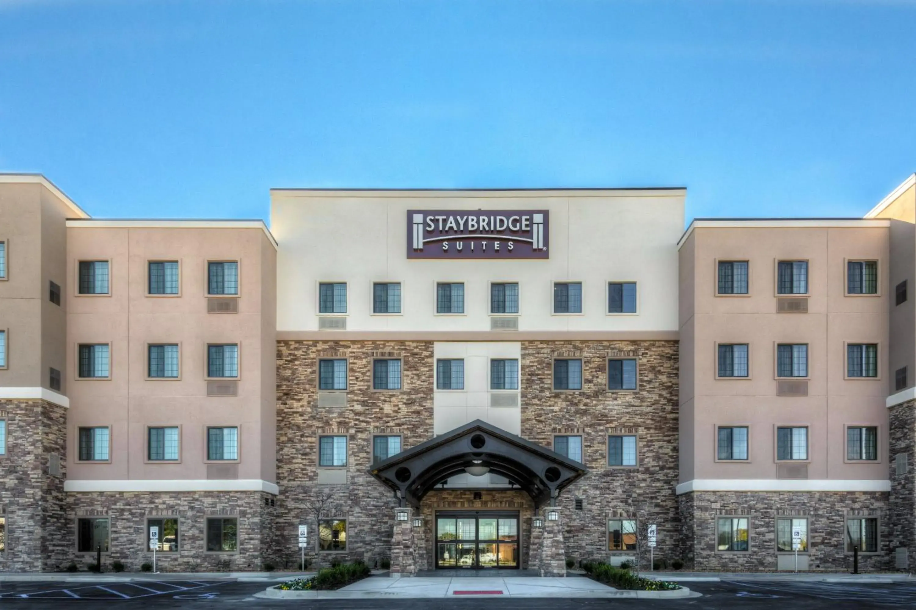 Property building in Staybridge Suites St Louis - Westport by IHG Property building in Staybridge Suites St Louis - Westport by IHG