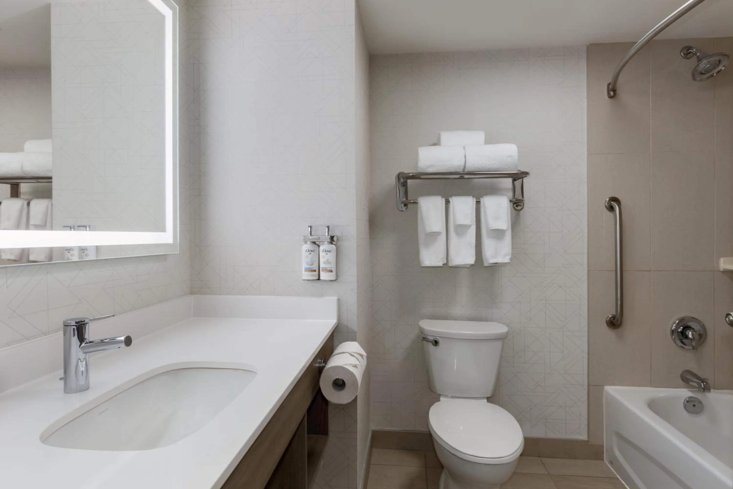 Holiday Inn Express & Suites Ottawa East-Orleans by IHG