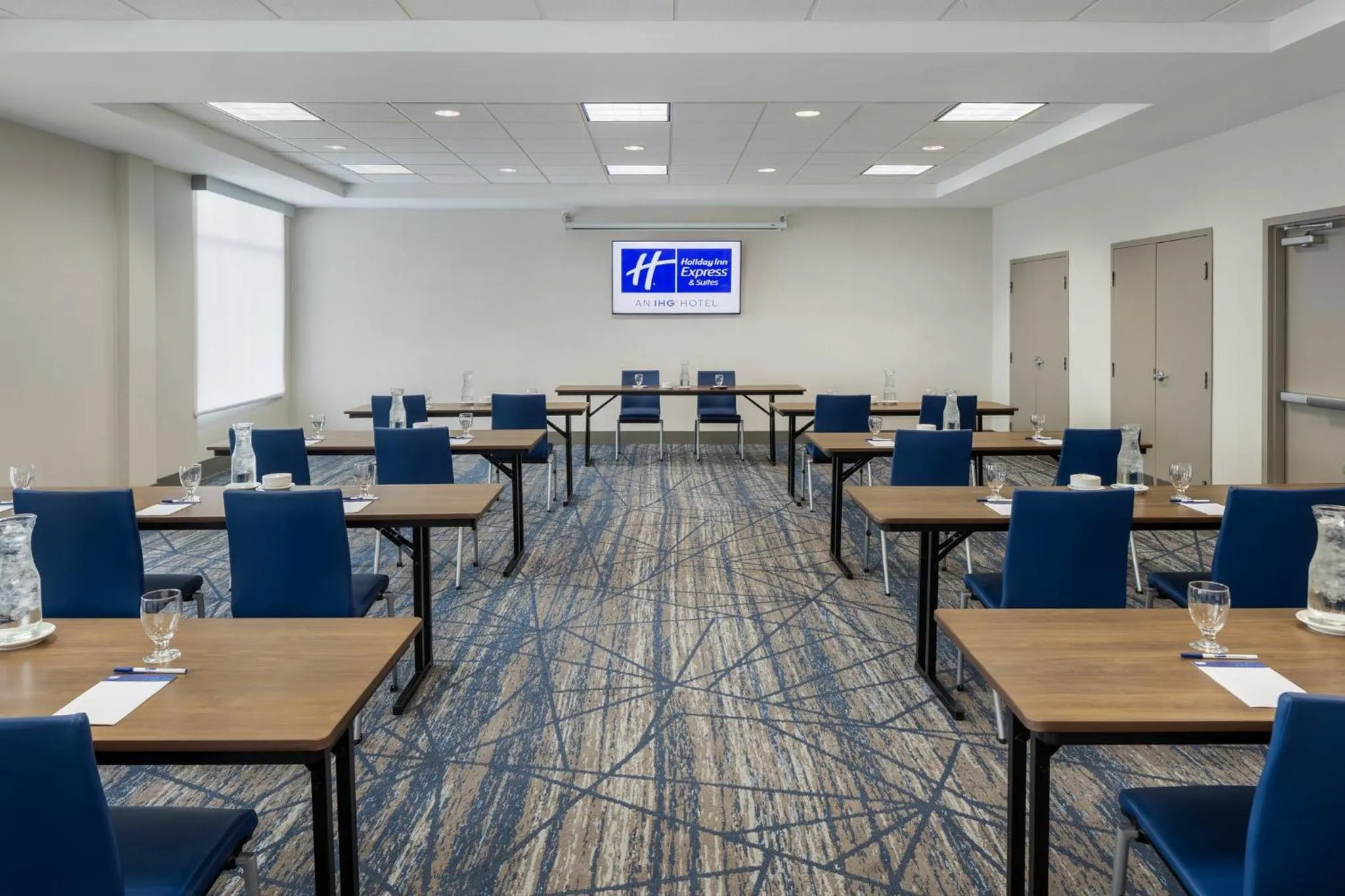 Meeting/conference room in Holiday Inn Express & Suites Ottawa East-Orleans by IHG