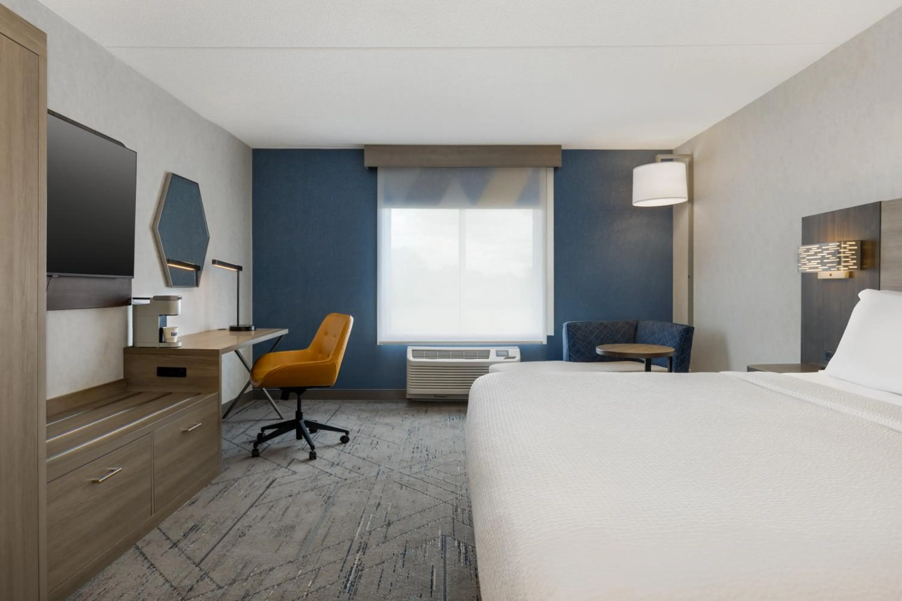 Bed in Holiday Inn Express & Suites Ottawa East-Orleans by IHG