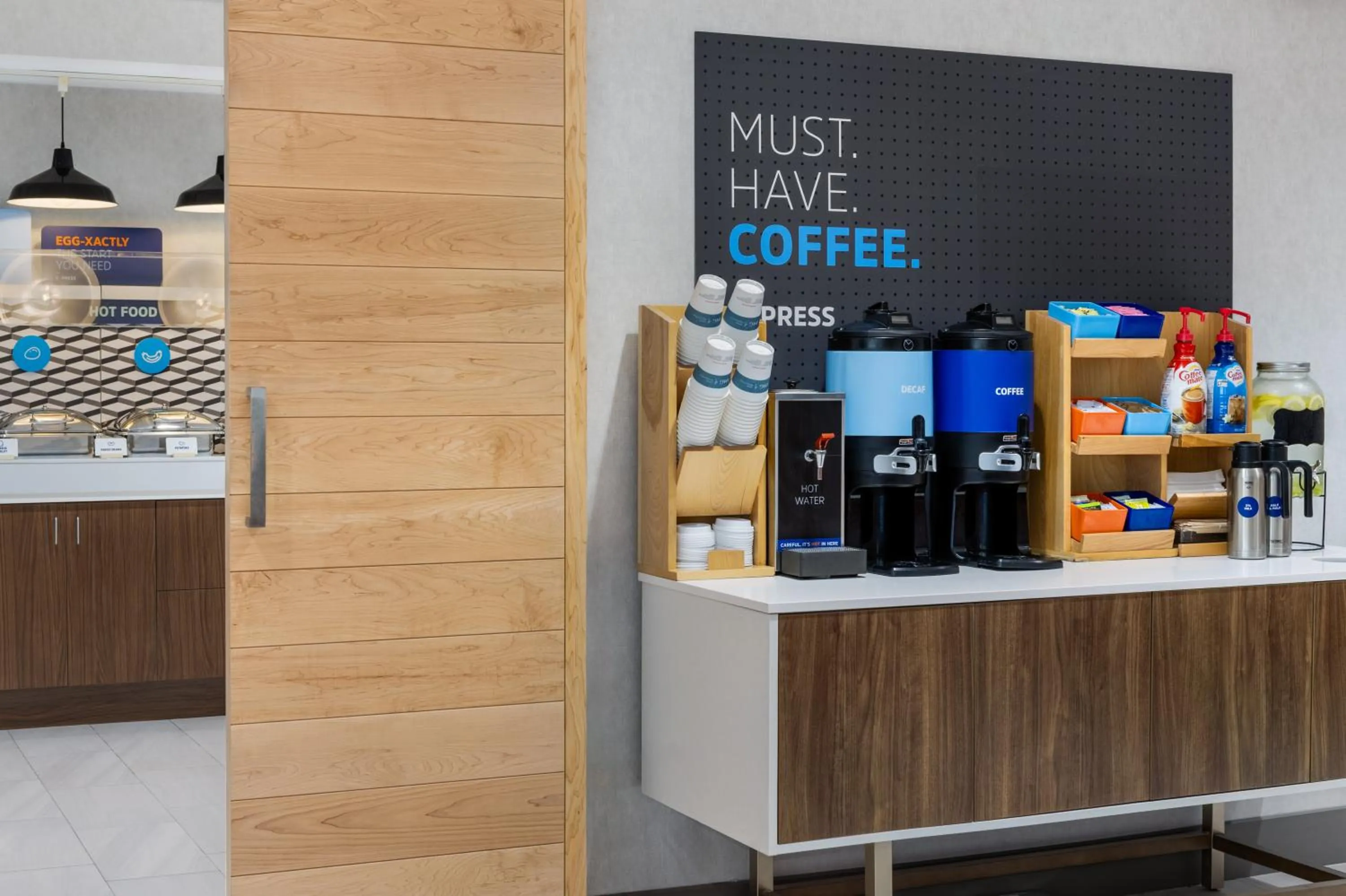 Coffee/tea facilities in Holiday Inn Express & Suites Ottawa East-Orleans by IHG