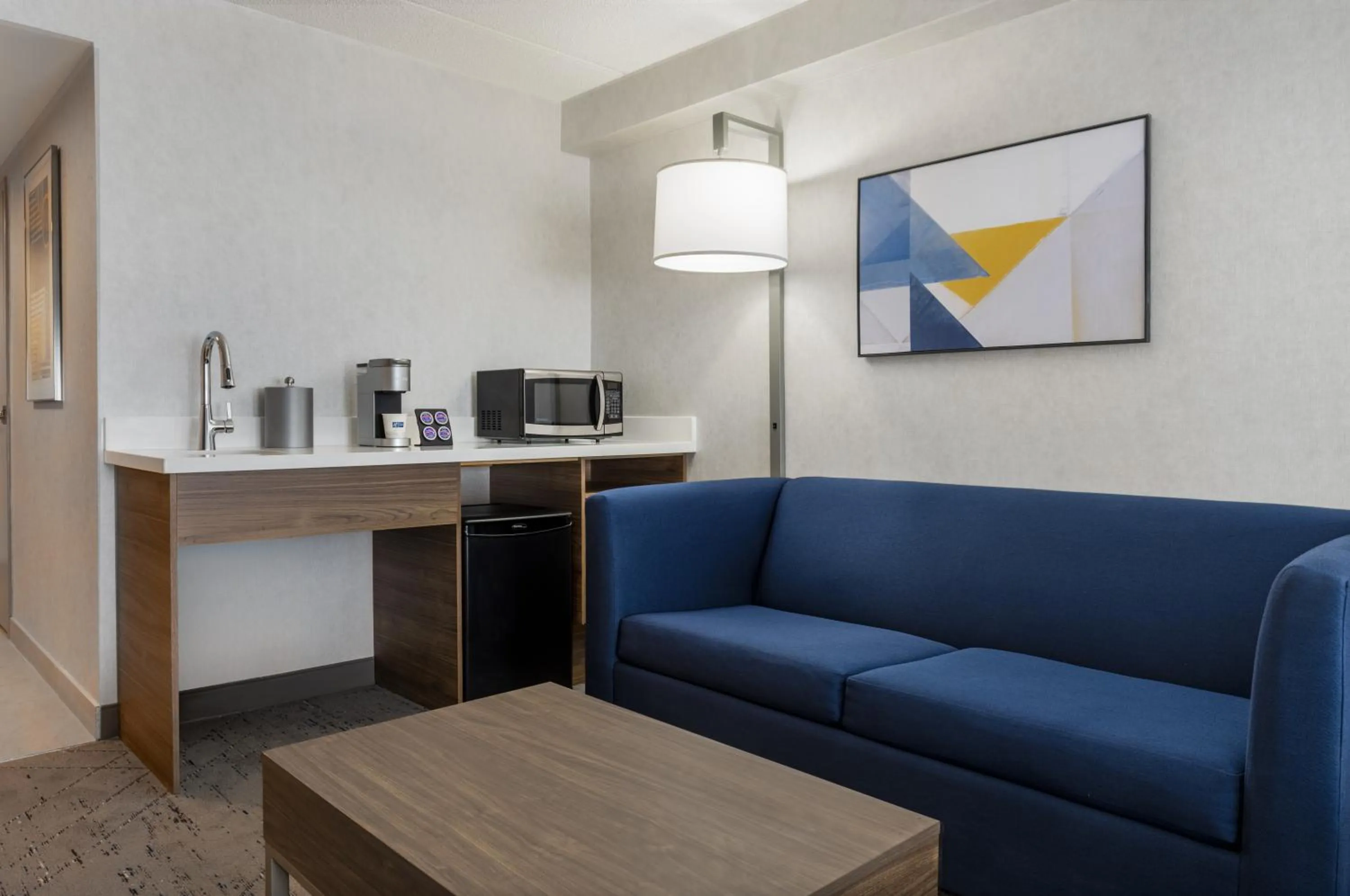 Holiday Inn Express & Suites Ottawa East-Orleans by IHG