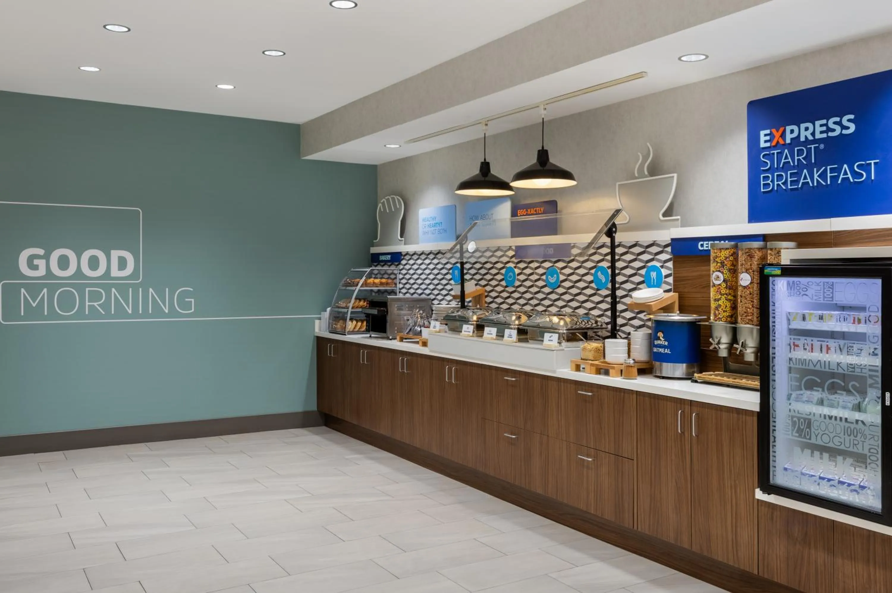 Coffee/tea facilities in Holiday Inn Express & Suites Ottawa East-Orleans by IHG
