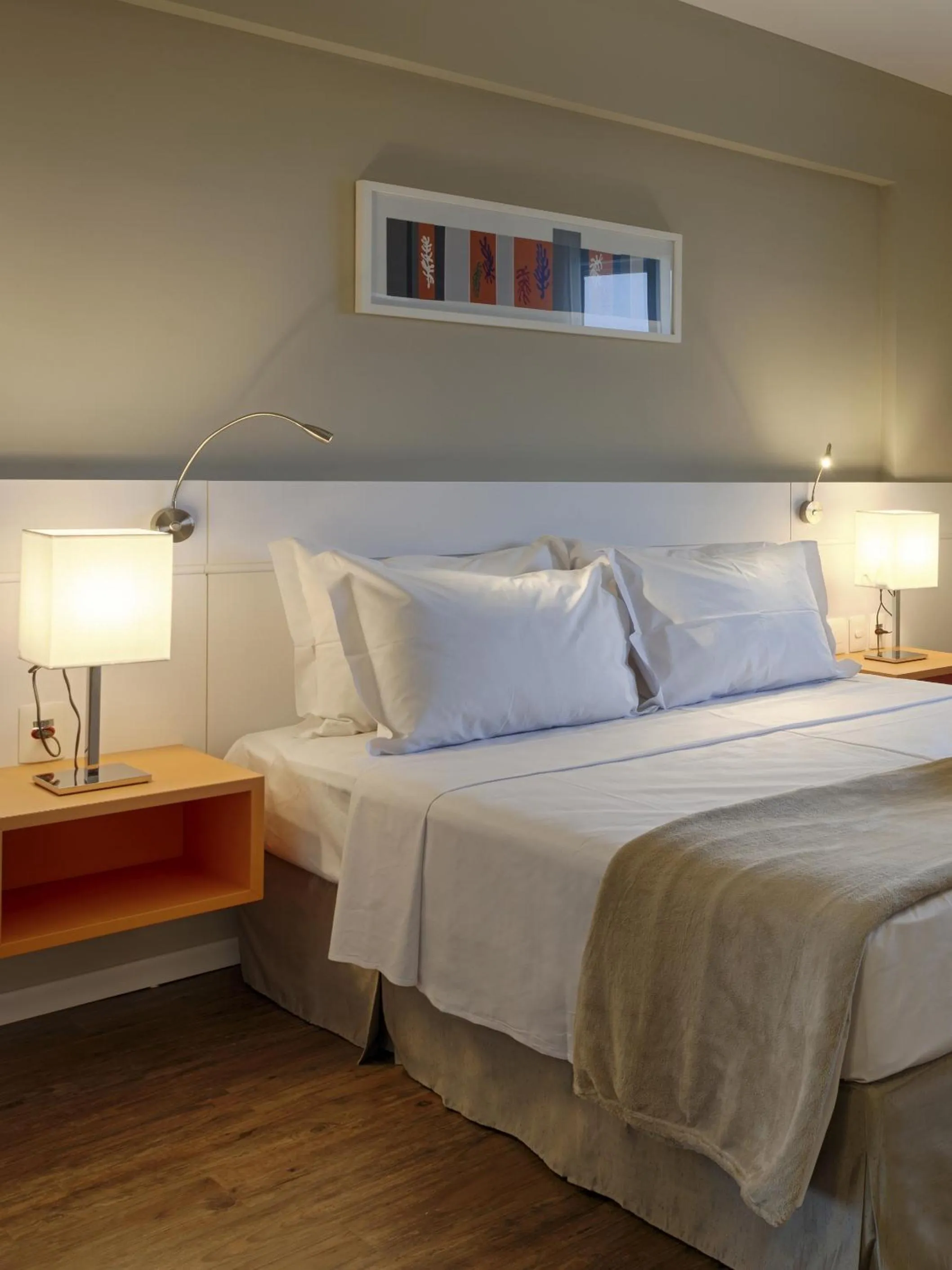 Deluxe Room in Intercity BH Expo