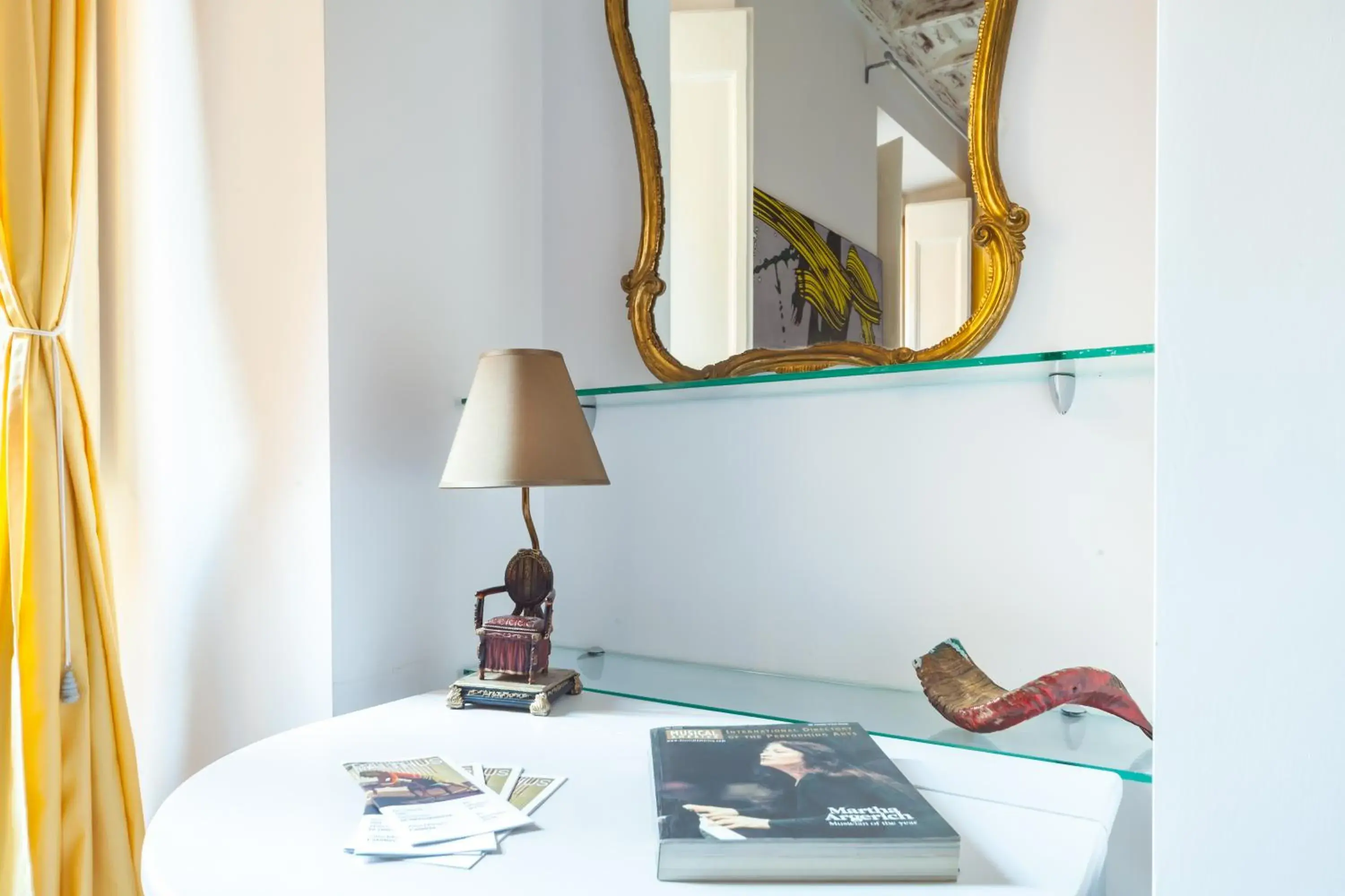 Deluxe Suite in Trevi Art Suite Deluxe Suite in Trevi Art Suite
