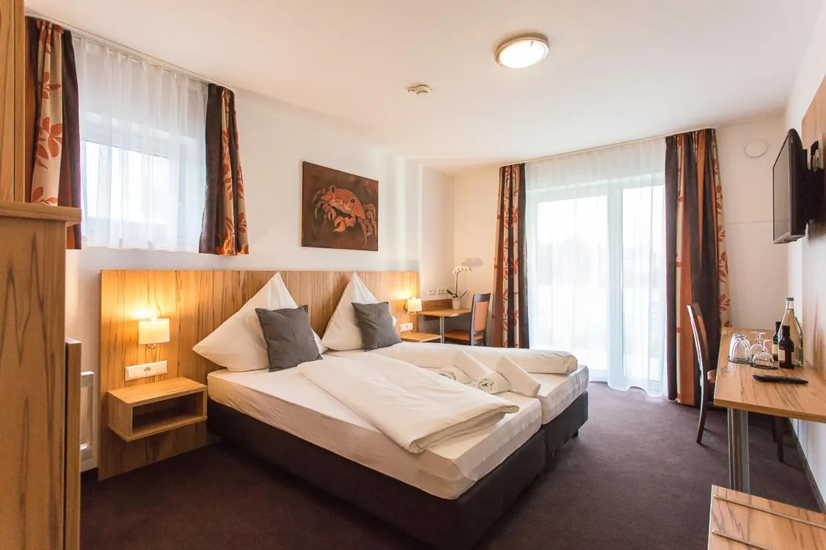 Photo of the whole room, Bed in Schäfer Boardinghouse