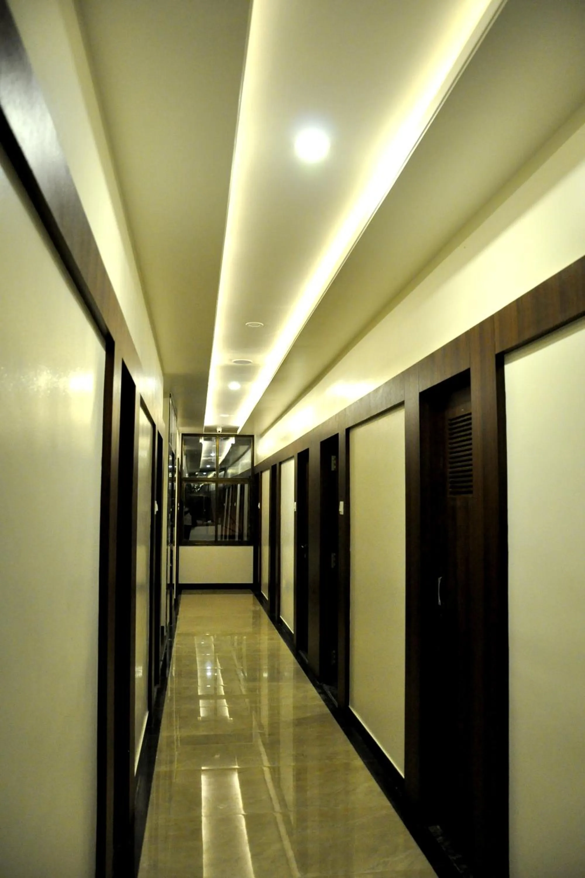 Area and facilities in Hotel Gulmohar Pride