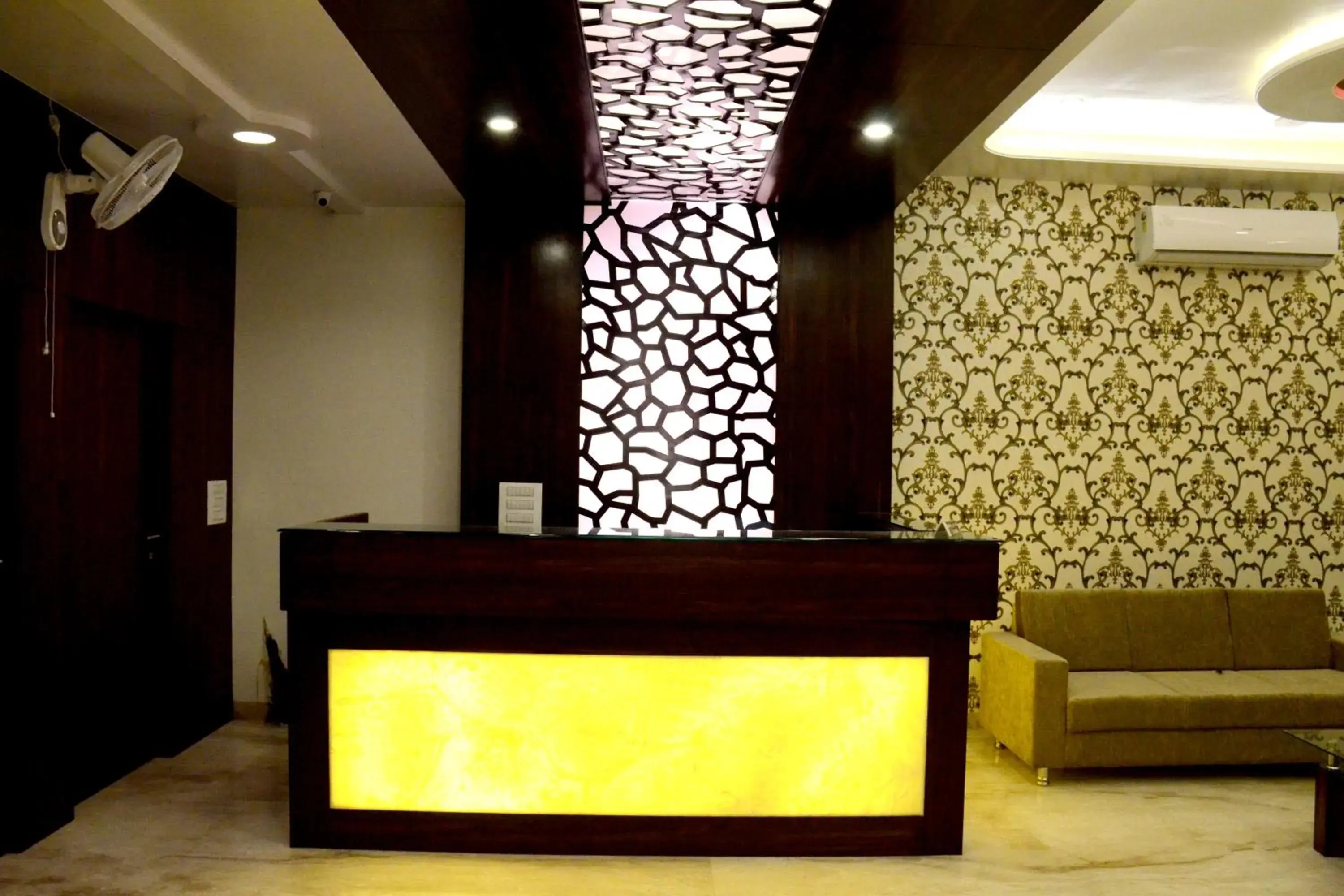 Lobby or reception in Hotel Gulmohar Pride Lobby or reception in Hotel Gulmohar Pride