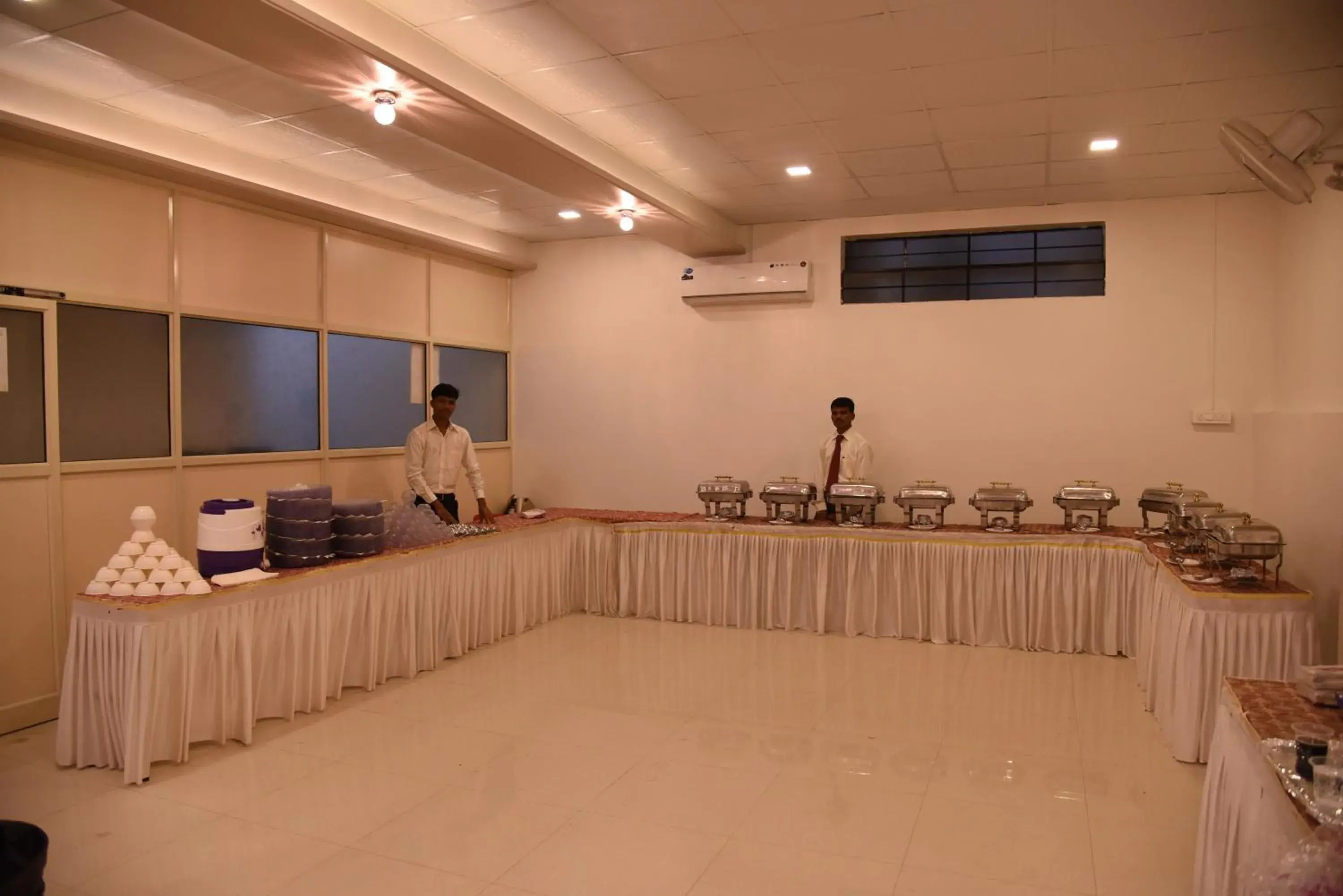 Food in Hotel Gulmohar Pride Food in Hotel Gulmohar Pride