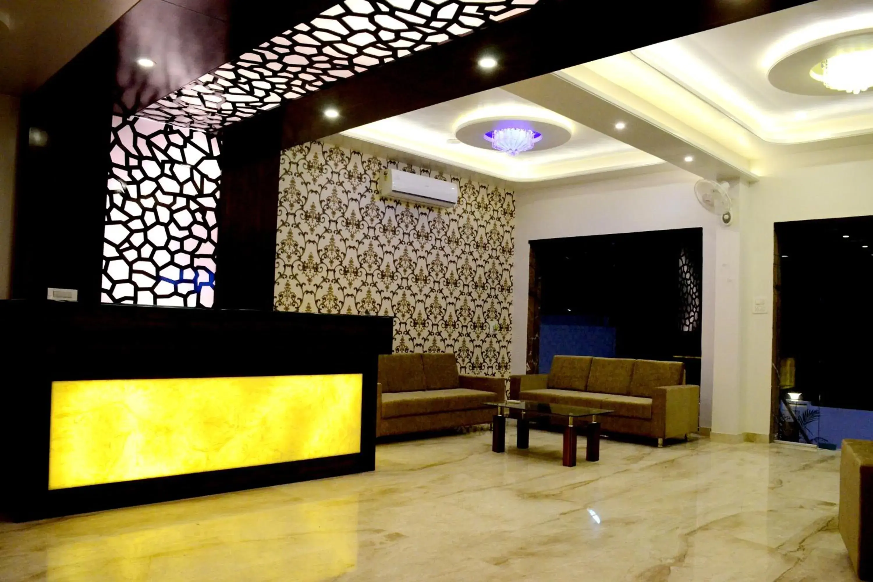 Lobby or reception in Hotel Gulmohar Pride Lobby or reception in Hotel Gulmohar Pride
