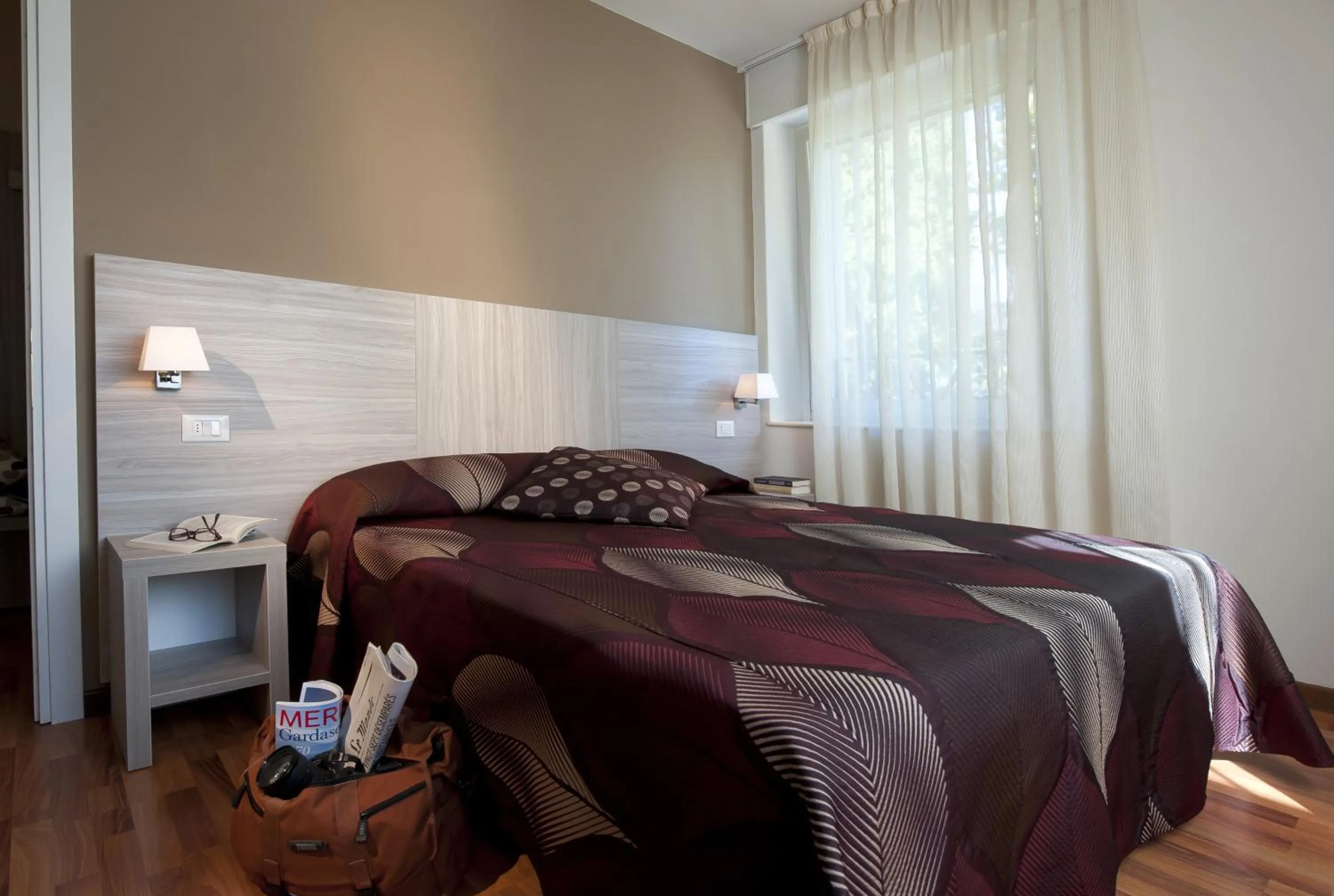 Day, Bed in Albergo Valentina