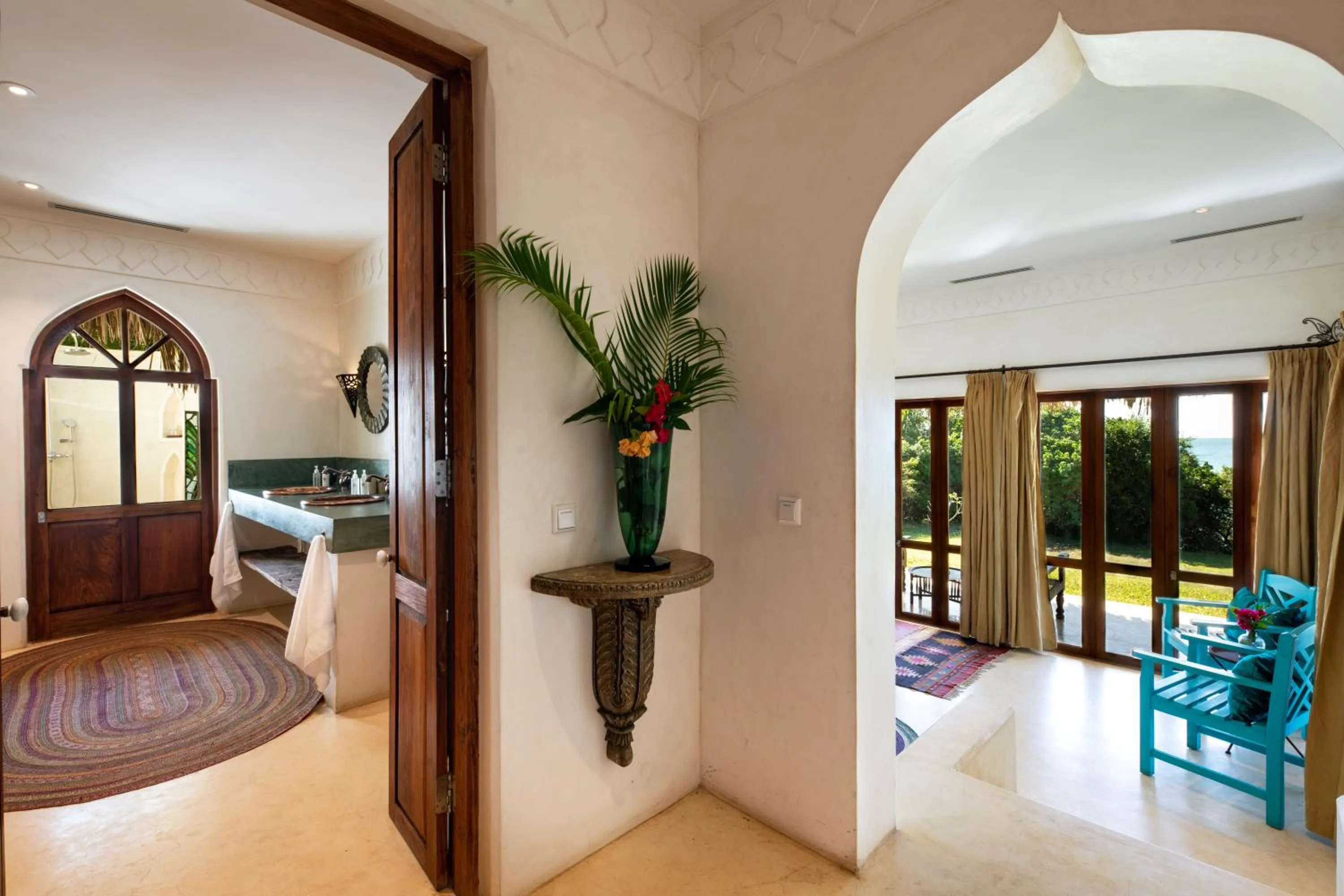 Bathroom, Bed in Qambani Luxury Resort