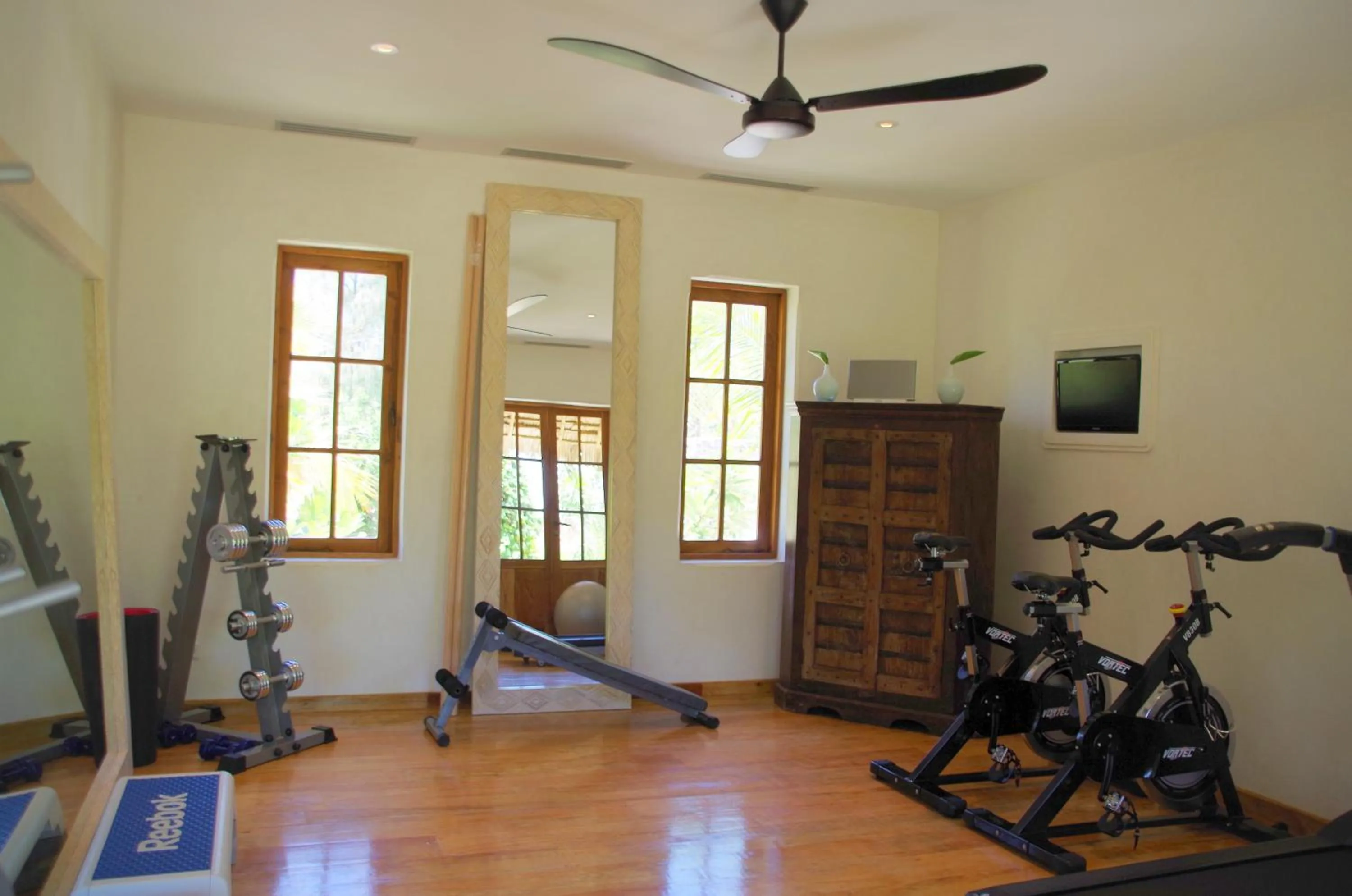 Fitness centre/facilities in Qambani Luxury Resort