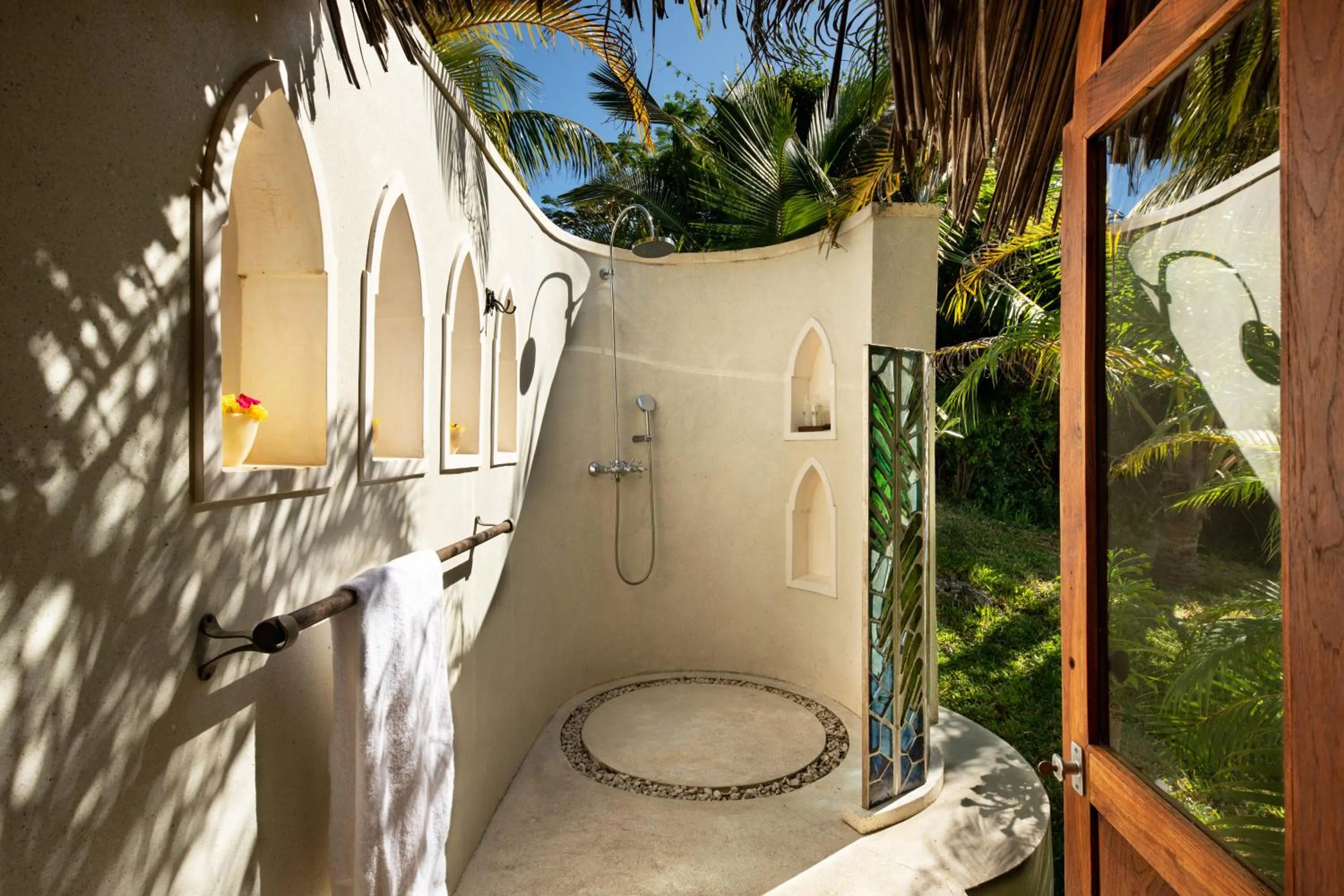 Shower in Qambani Luxury Resort