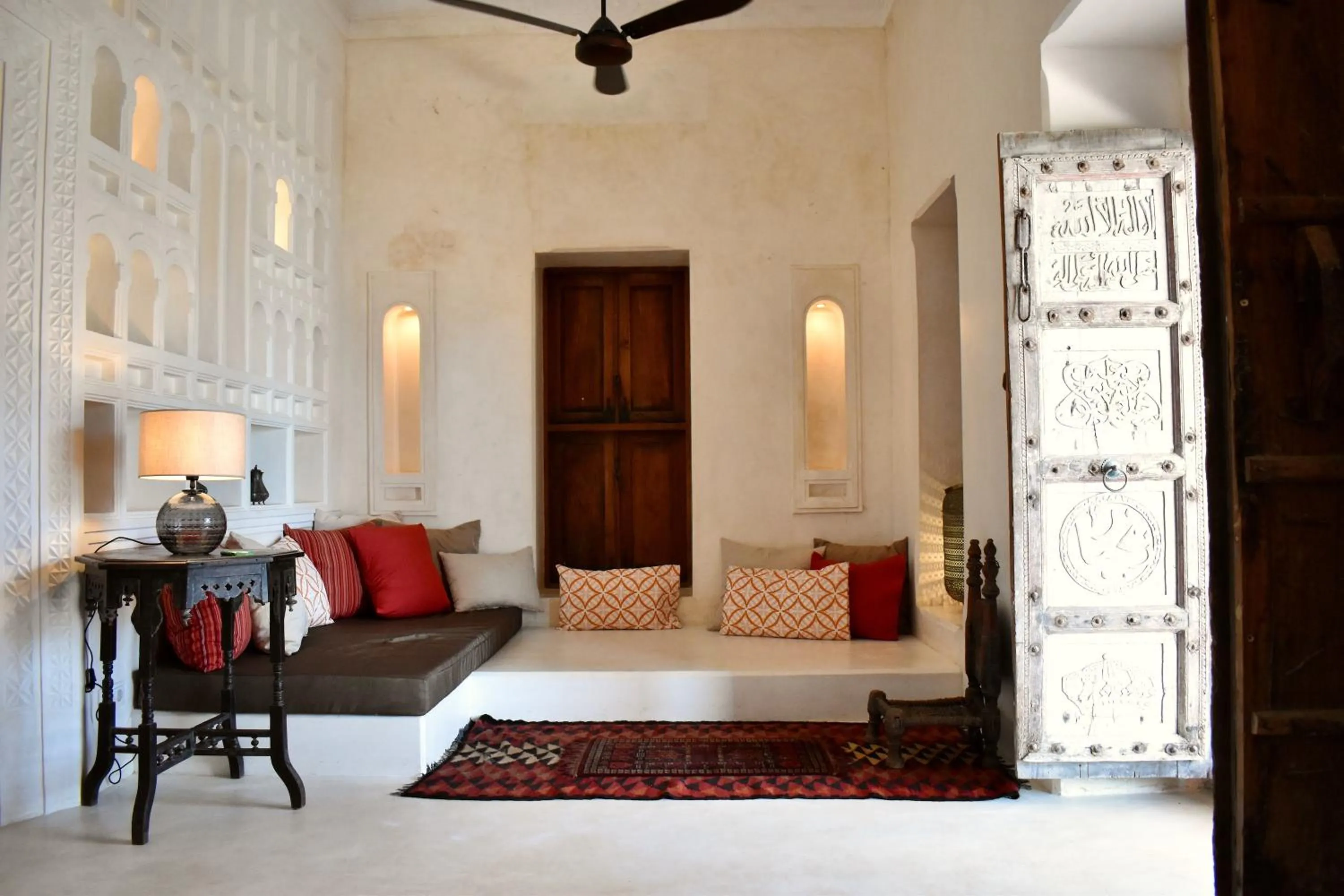 Seating area, Bed in Qambani Luxury Resort