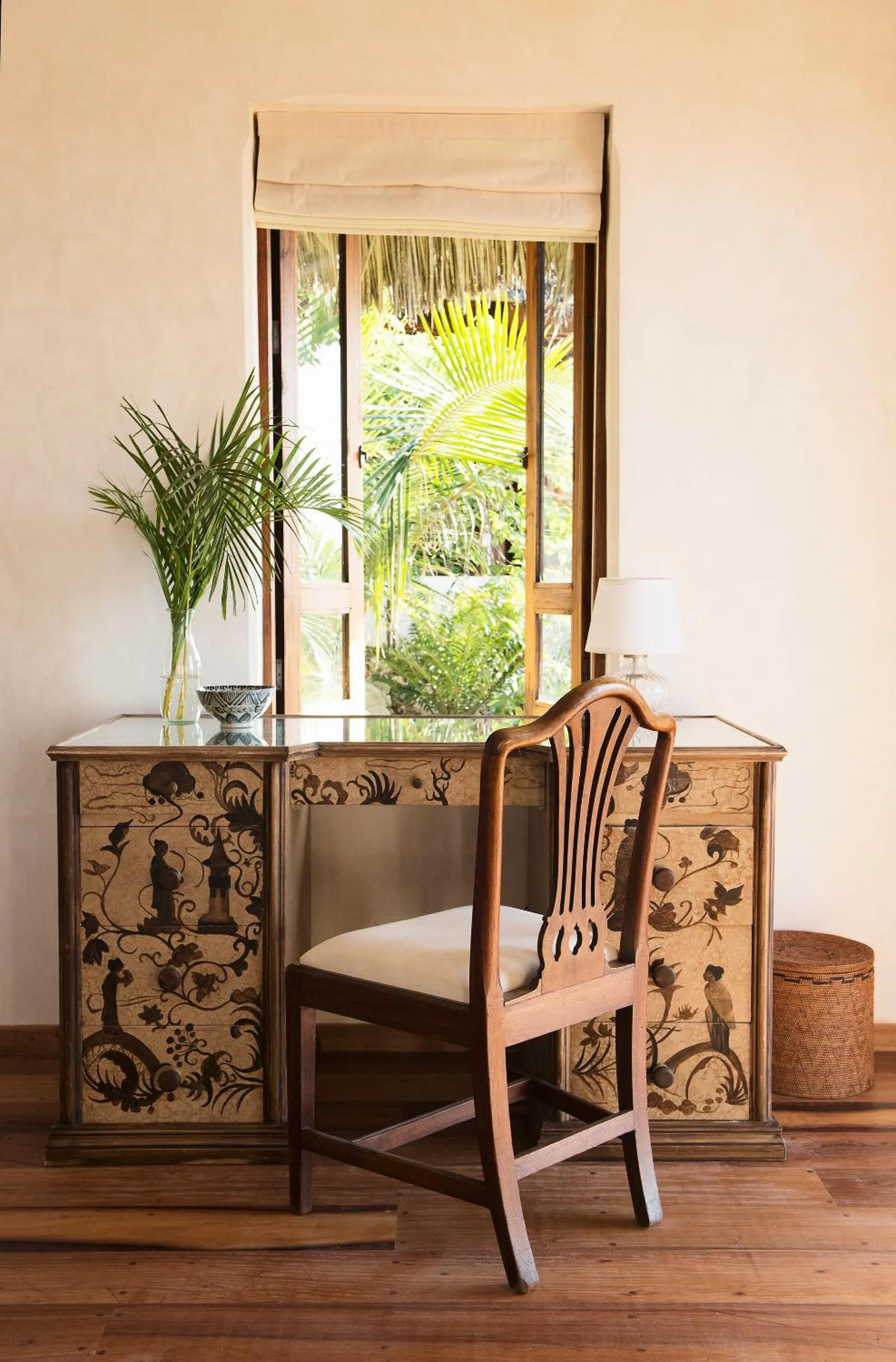 Library in Qambani Luxury Resort