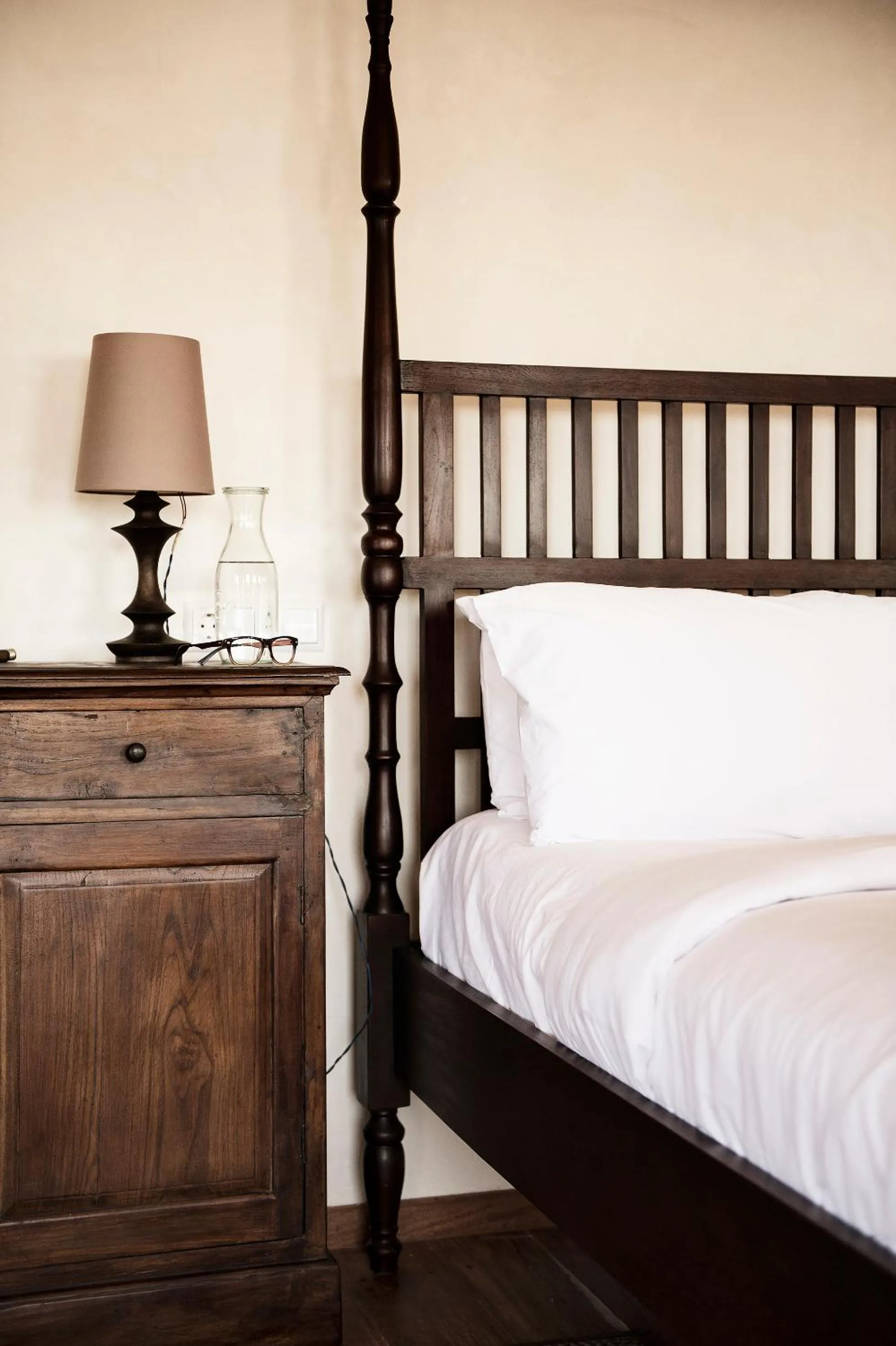 Bed in Qambani Luxury Resort