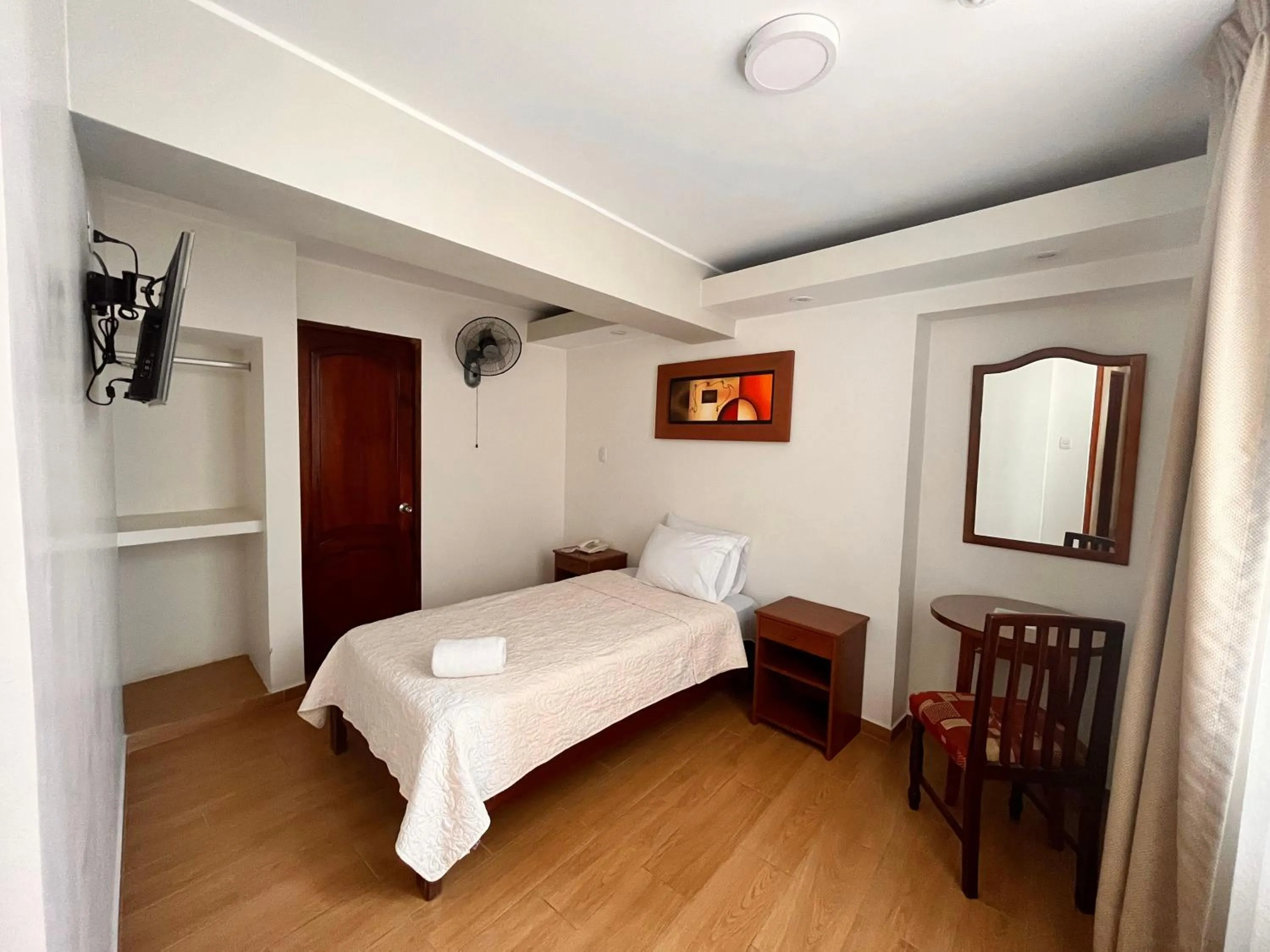 Standard Single Room - single occupancy in Hotel Anthony's