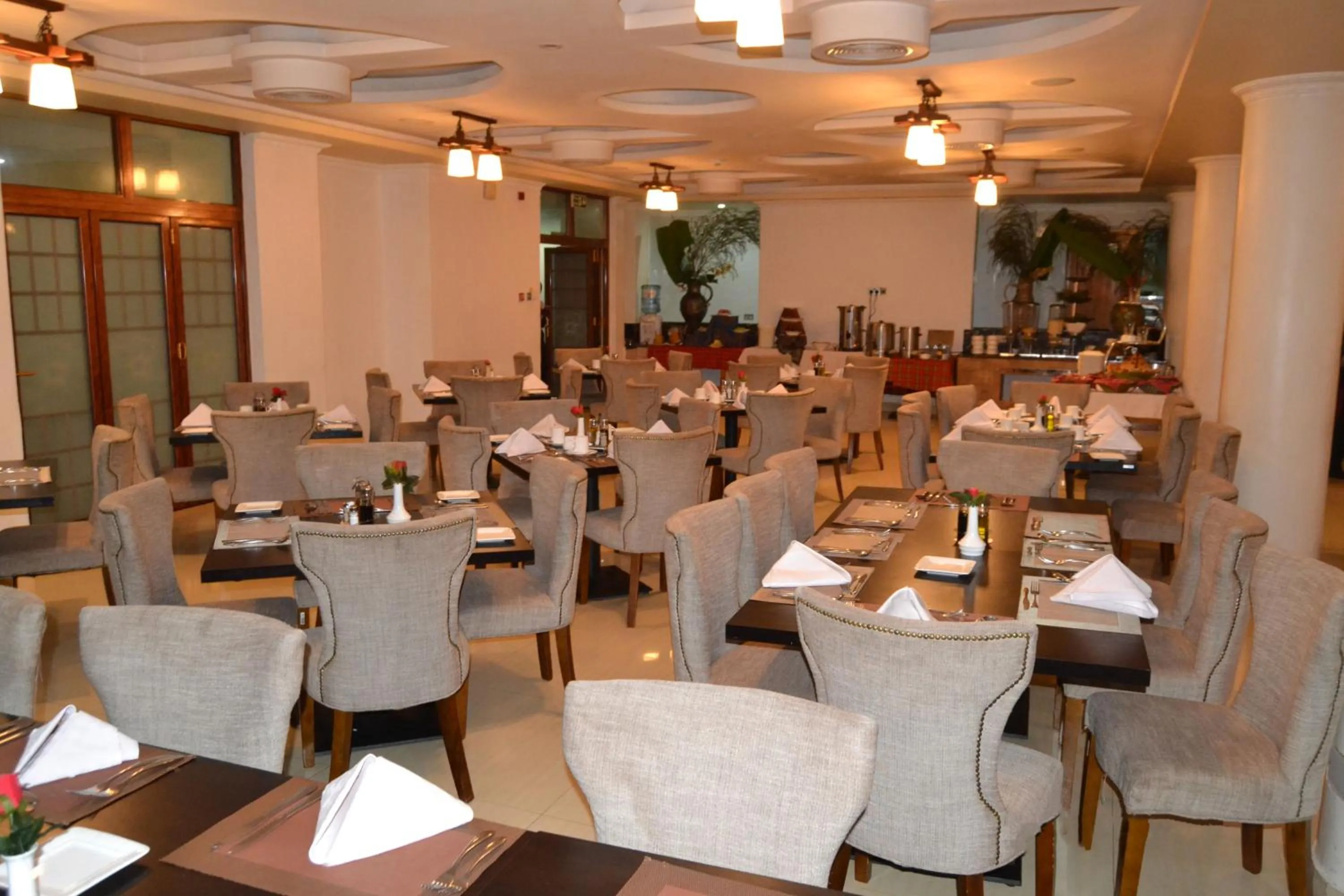 Restaurant/places to eat in The White Rhino Hotel