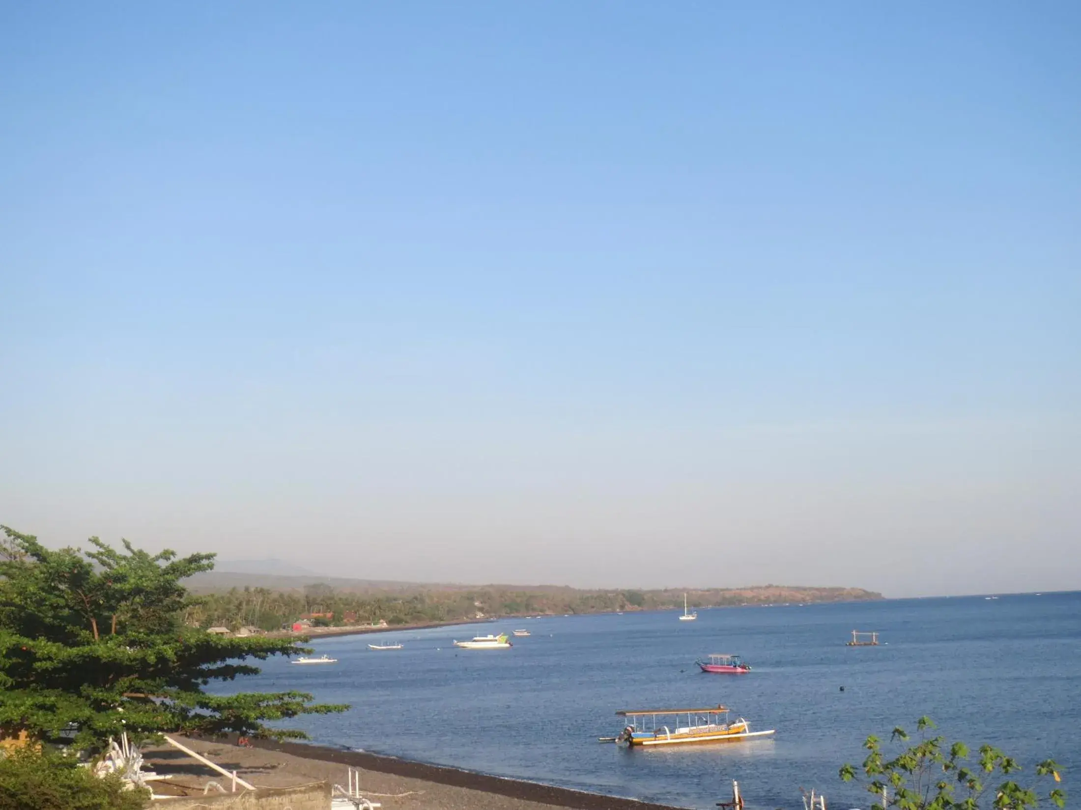 Beach in Amed Sari Beach Guesthouse Beach in Amed Sari Beach Guesthouse