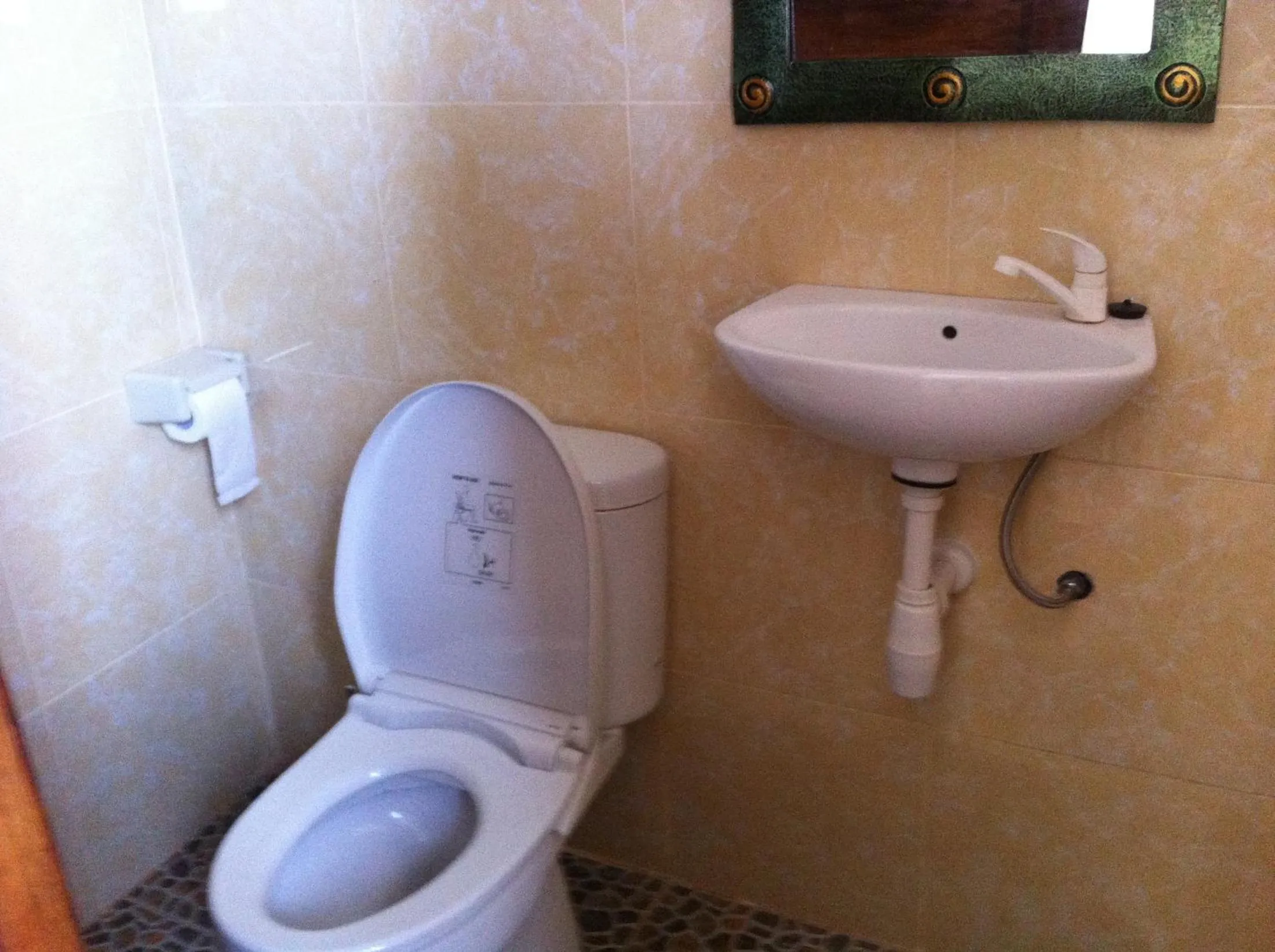 Amed Sari Beach Guesthouse