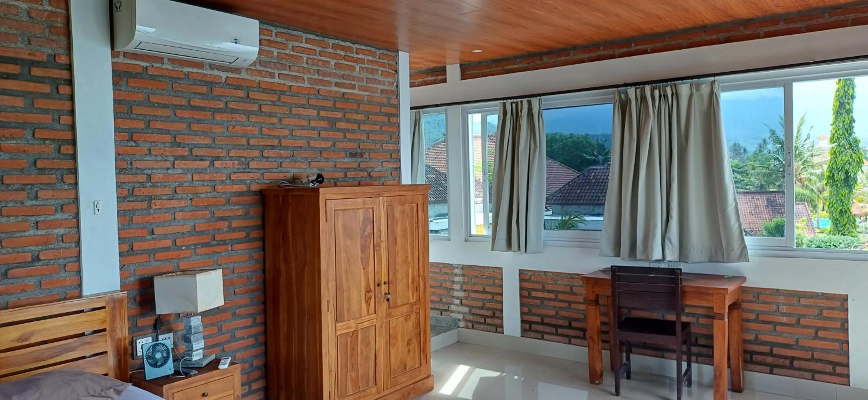 Amed Sari Beach Guesthouse