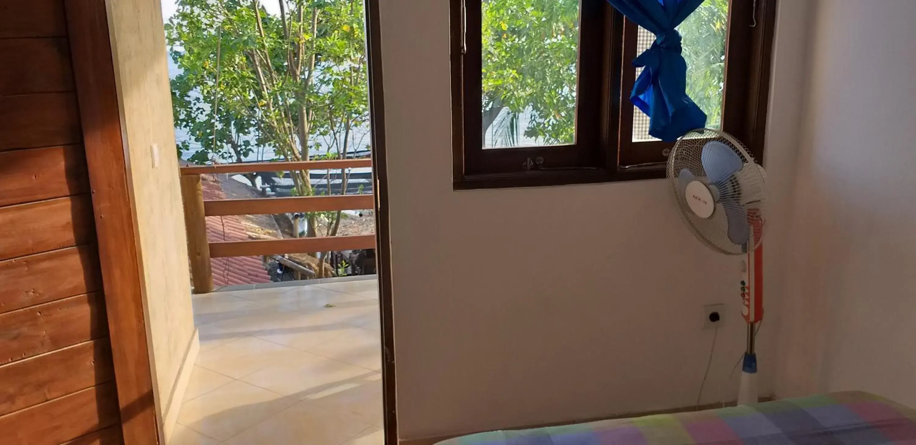 Deluxe Twin Room with Sea View in Amed Sari Beach Guesthouse Deluxe Twin Room with Sea View in Amed Sari Beach Guesthouse