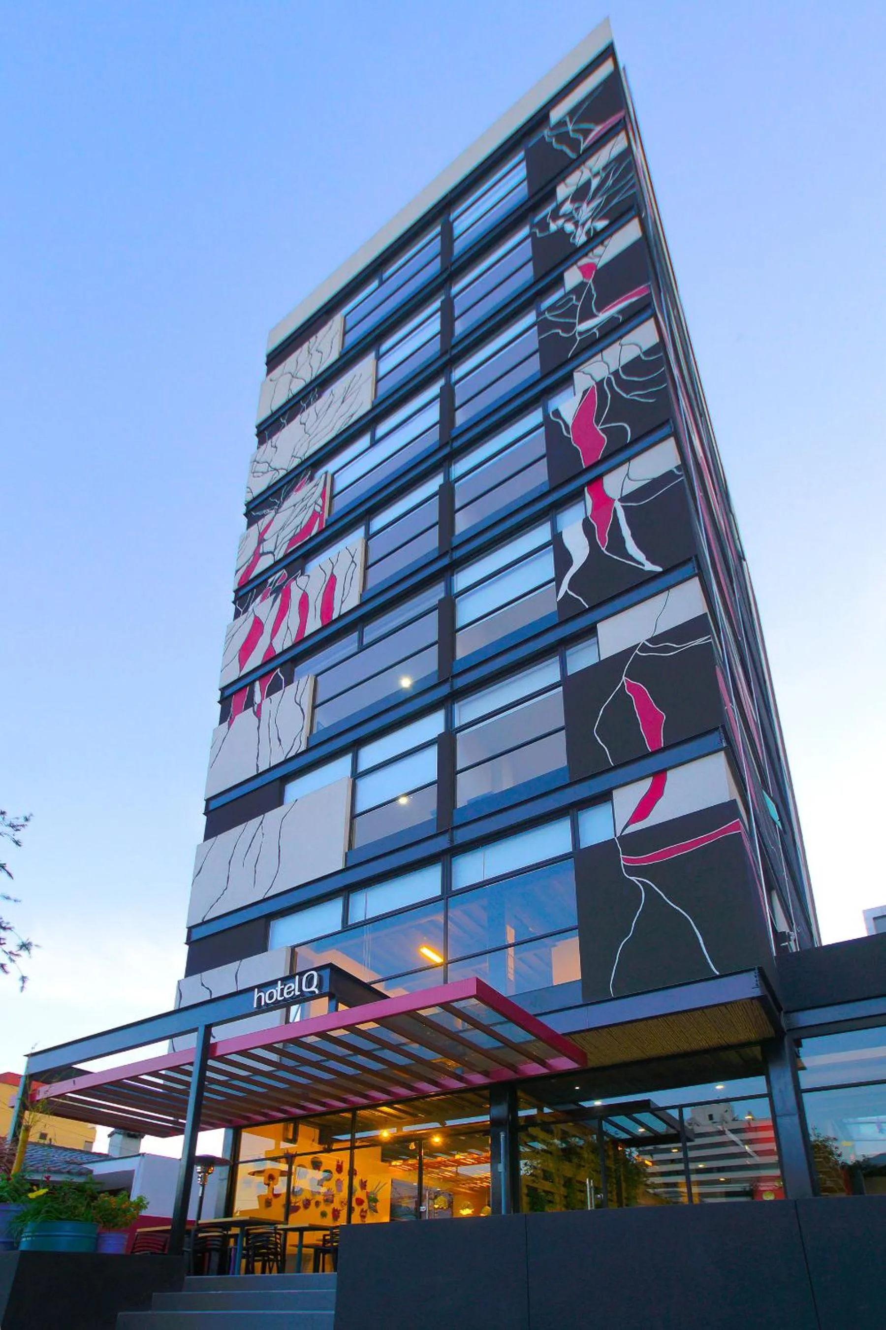 Facade/entrance in Casa Q