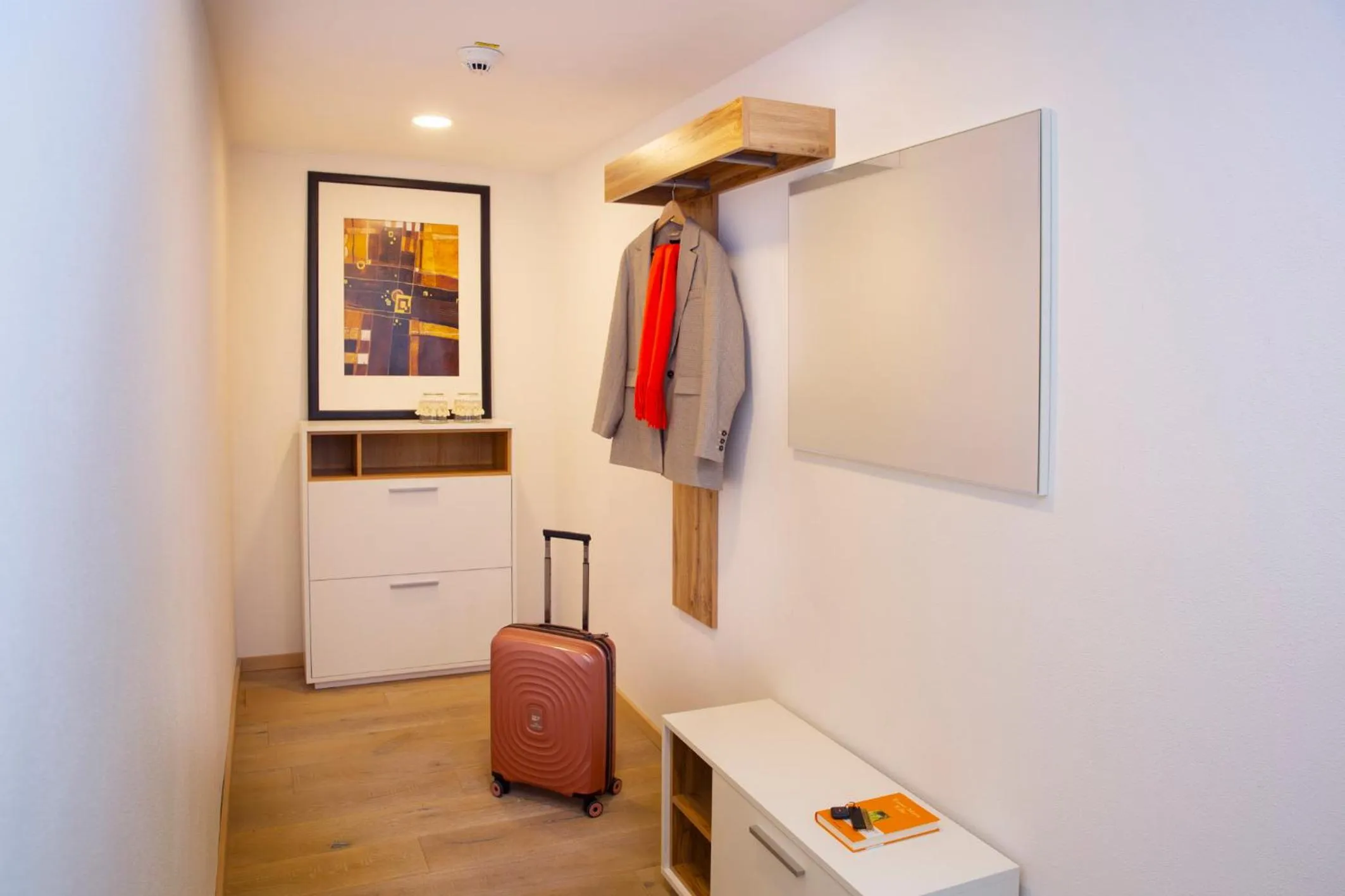 wardrobe in Hotel & Boarding House Schlosserwirt