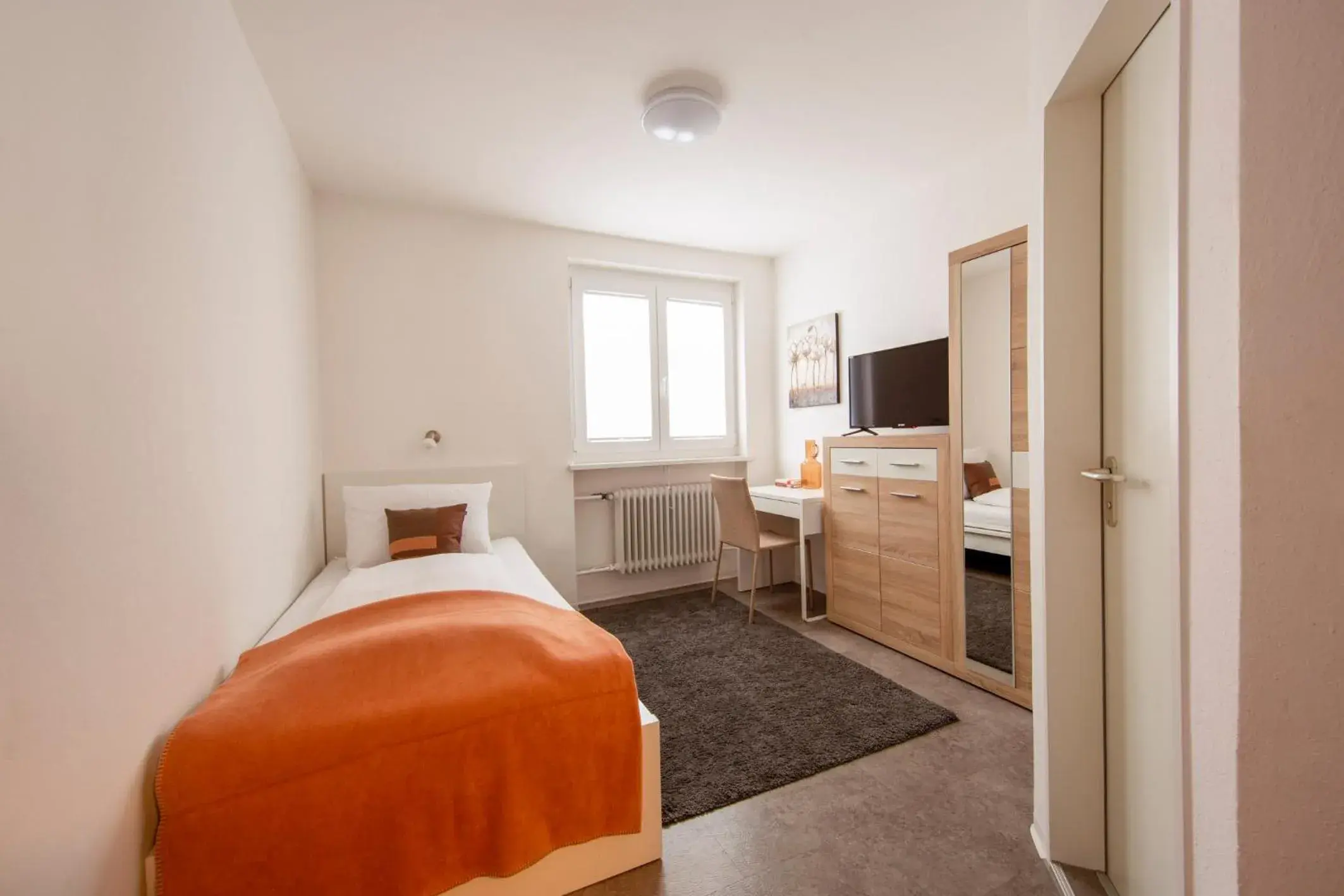 Standard Small Single Room - single occupancy in Hotel & Boarding House Schlosserwirt Standard Small Single Room - single occupancy in Hotel & Boarding House Schlosserwirt