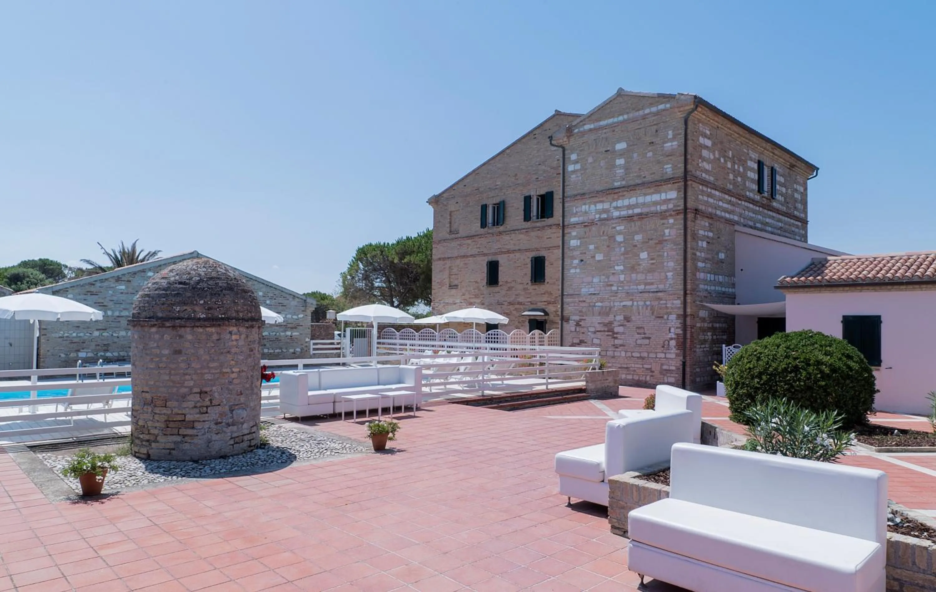 Facade/entrance in Lido Azzurro