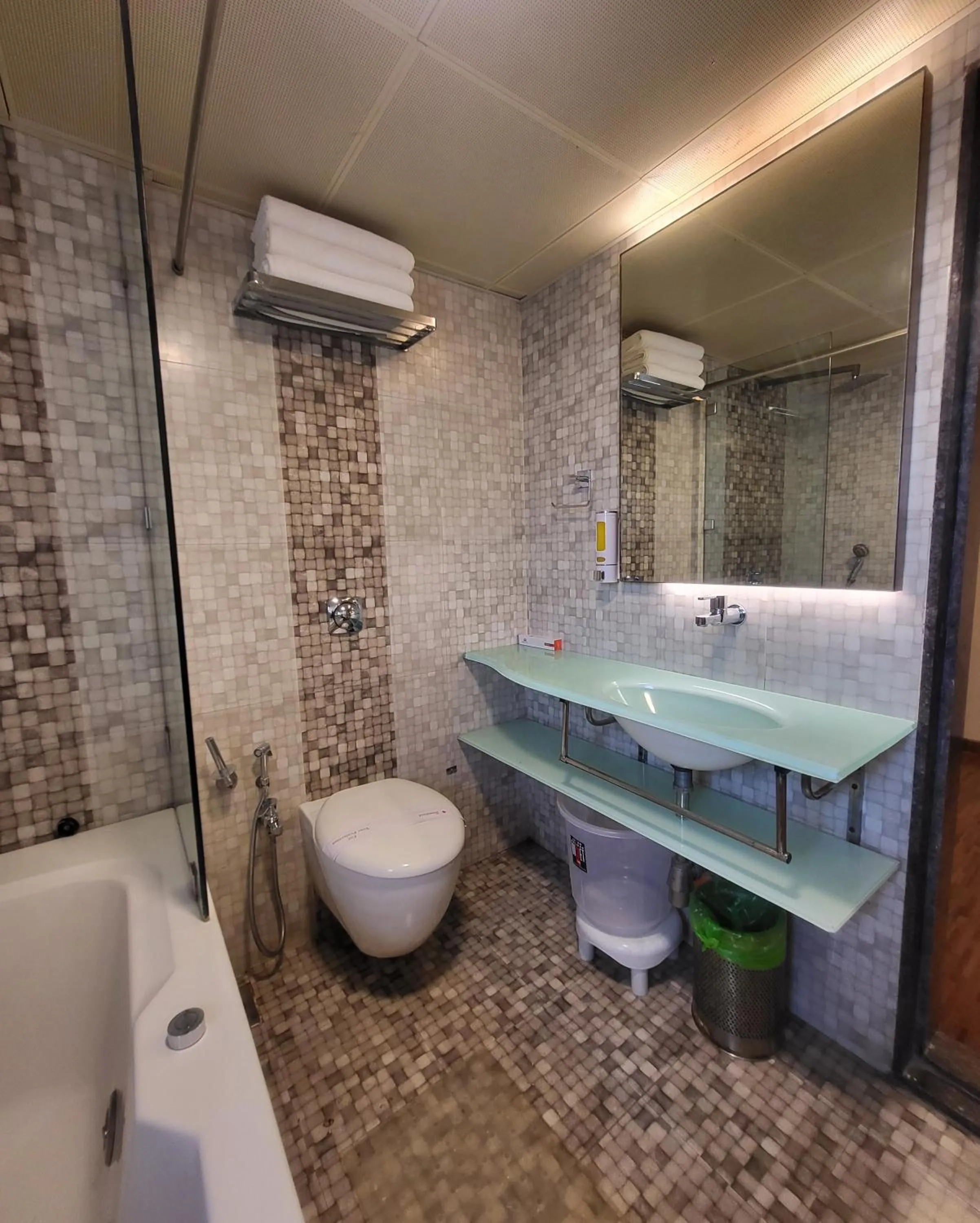 Bathroom in Hotel Maharana Inn Chembur