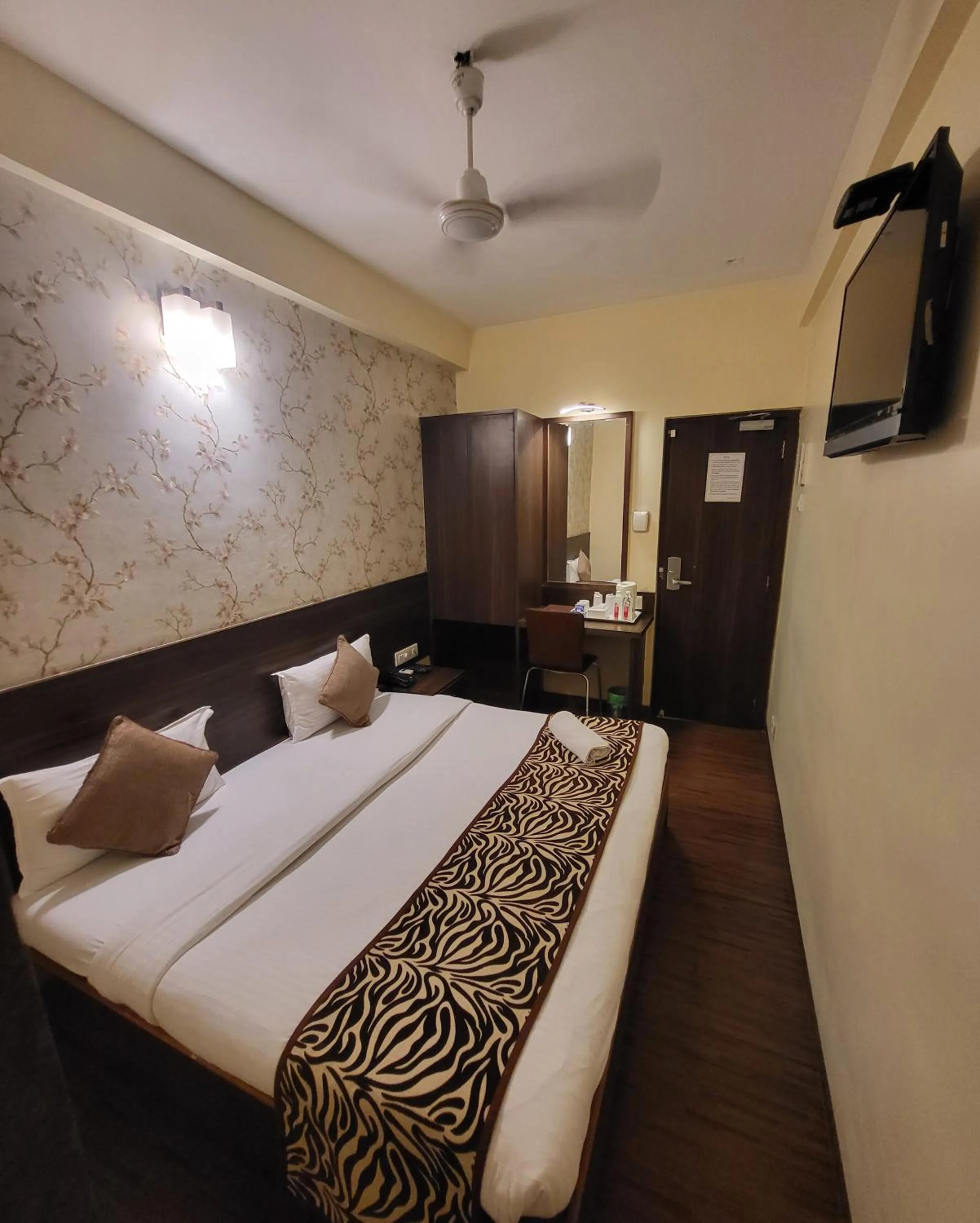 Bed in Hotel Maharana Inn Chembur