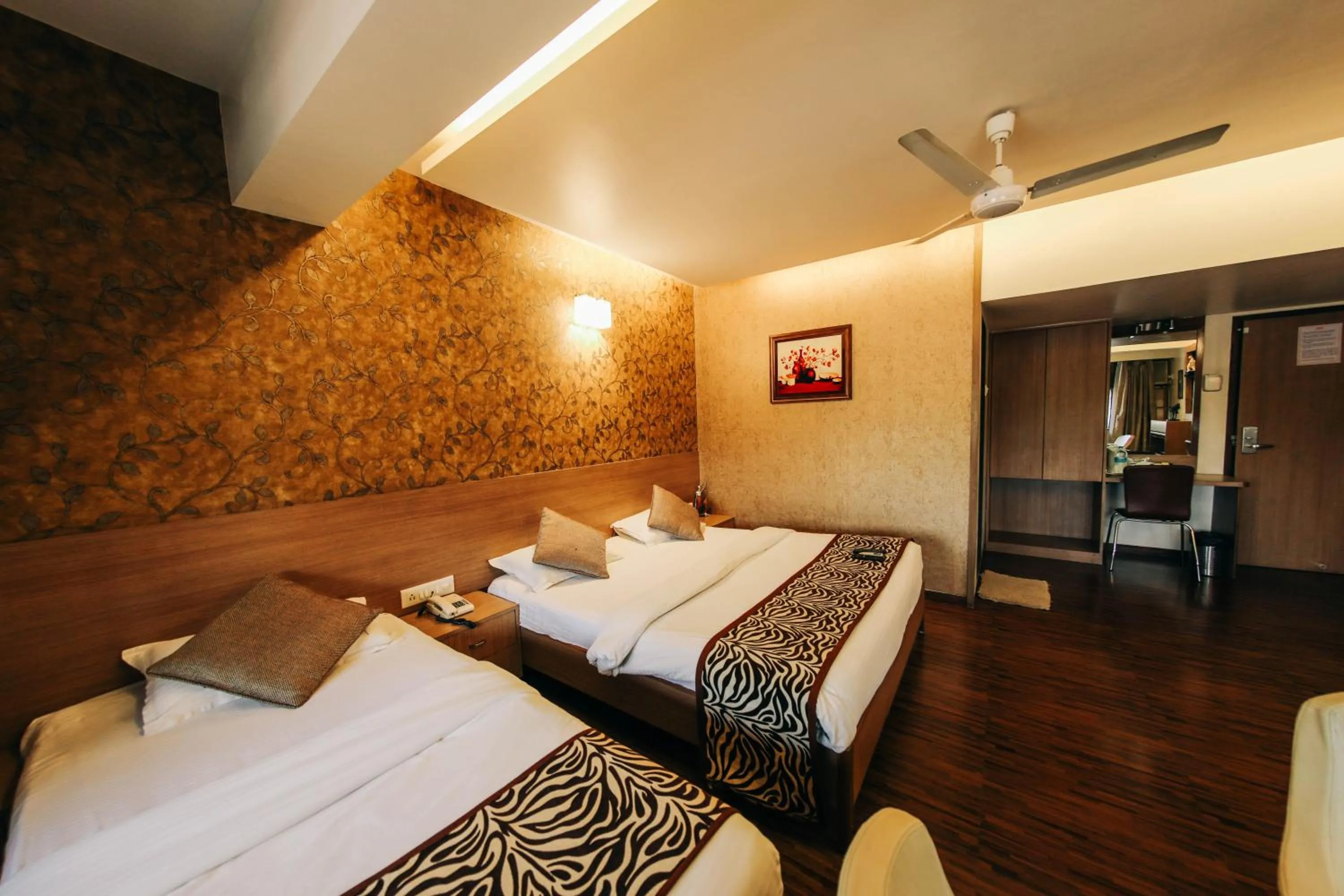 Bed in Hotel Maharana Inn Chembur